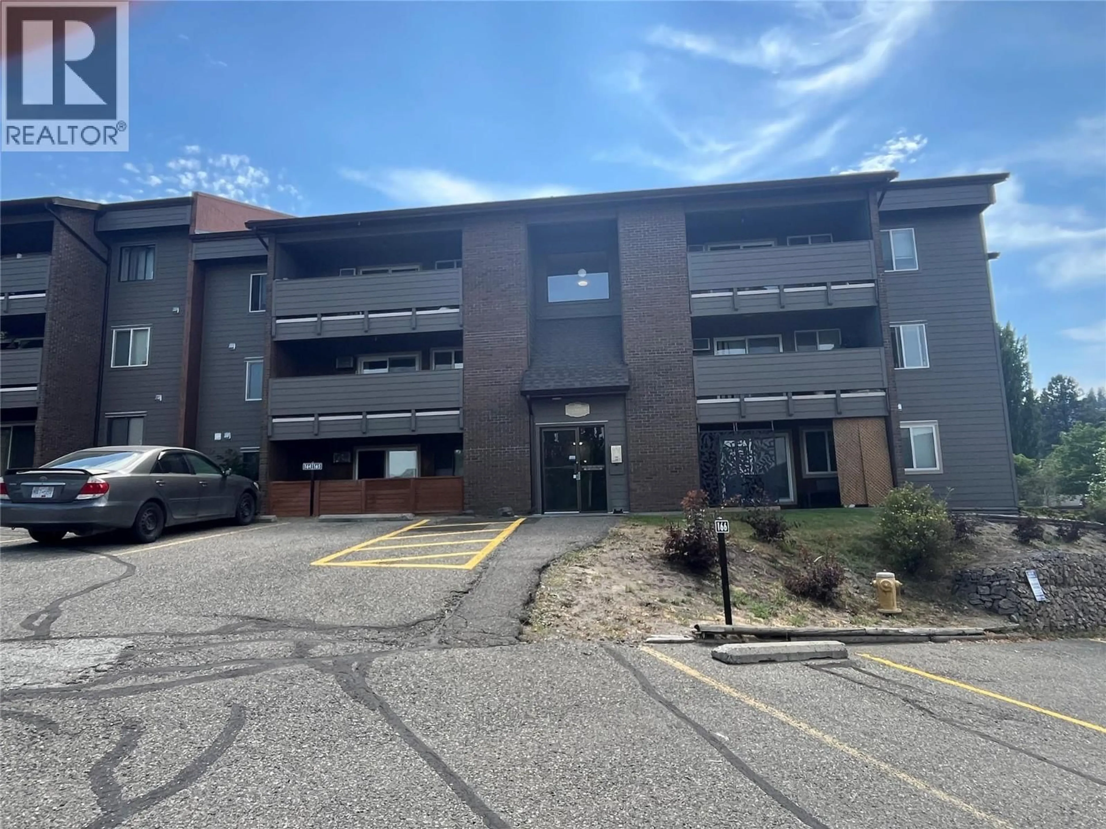 A pic from outside/outdoor area/front of a property/back of a property/a pic from drone, building for 703 - 44 WHITESHIELD CRESCENT SOUTH, Kamloops British Columbia V2E2J1