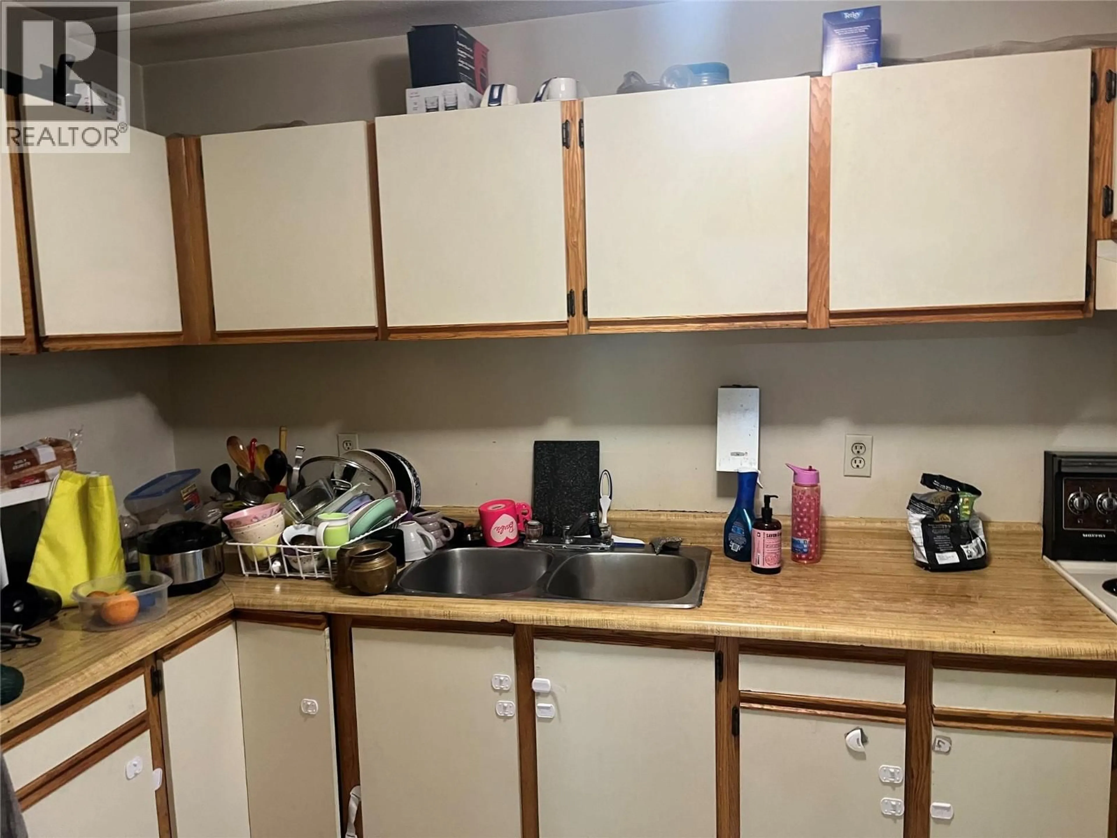 Standard kitchen, unknown for 703 - 44 WHITESHIELD CRESCENT SOUTH, Kamloops British Columbia V2E2J1