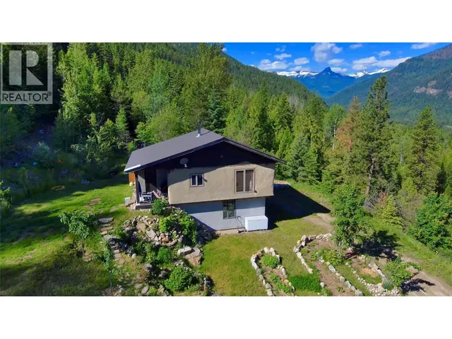 4650 6 HIGHWAY, Winlaw