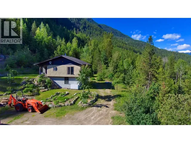 4650 6 HIGHWAY, Winlaw 5