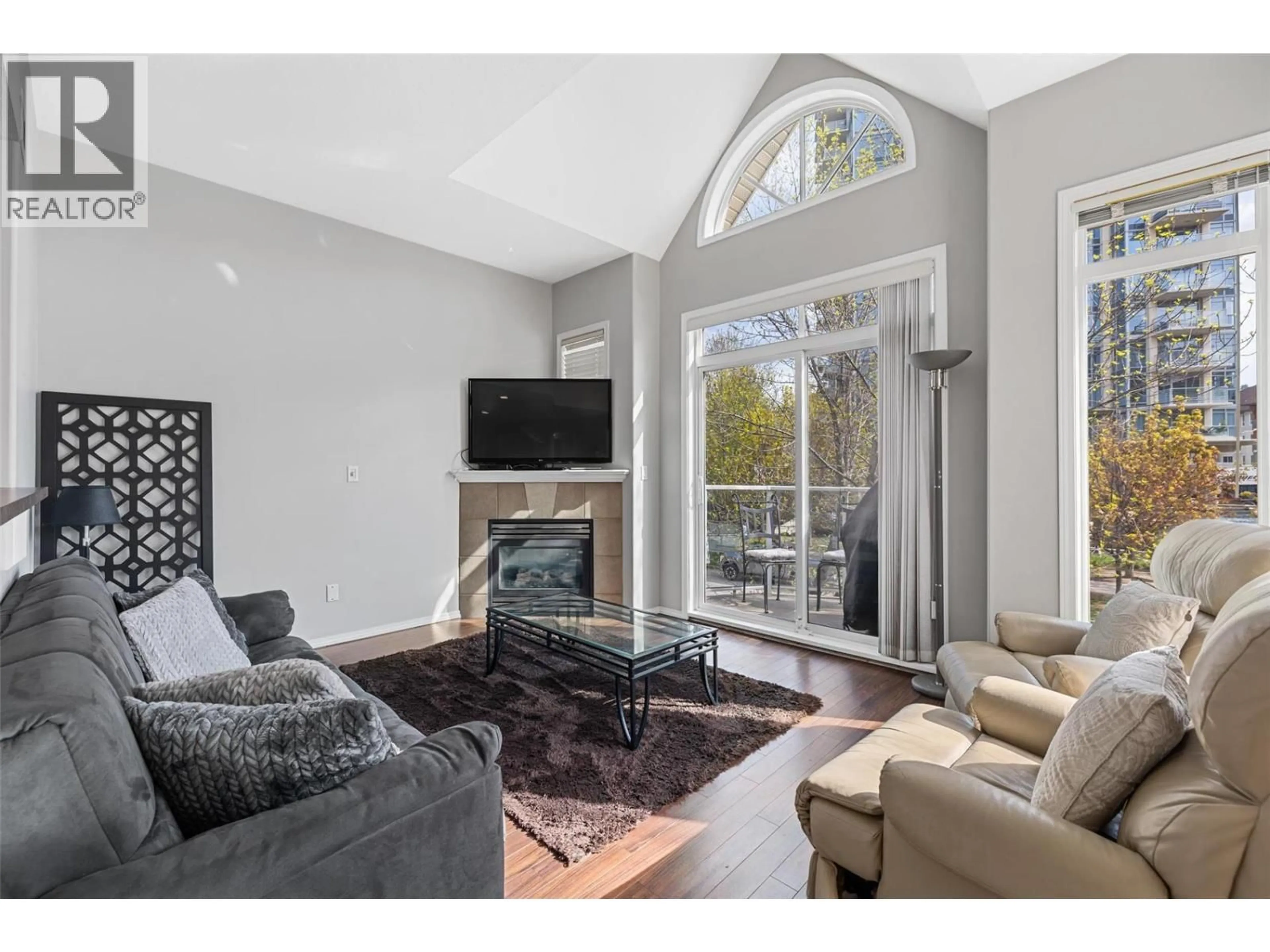 Living room with furniture, unknown for 246 - 1088 SUNSET DRIVE, Kelowna British Columbia V1Y9W1