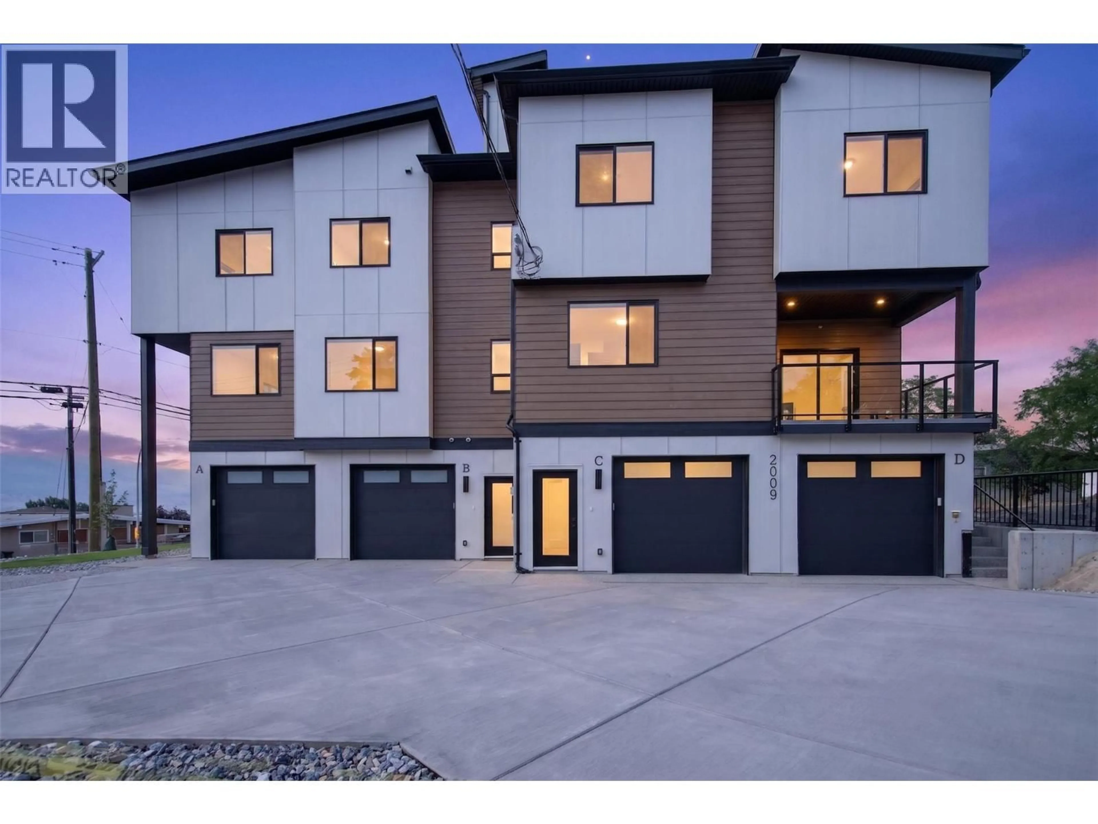 Indoor garage for 4 - 2009 39 AVENUE, Vernon British Columbia V1T8E5
