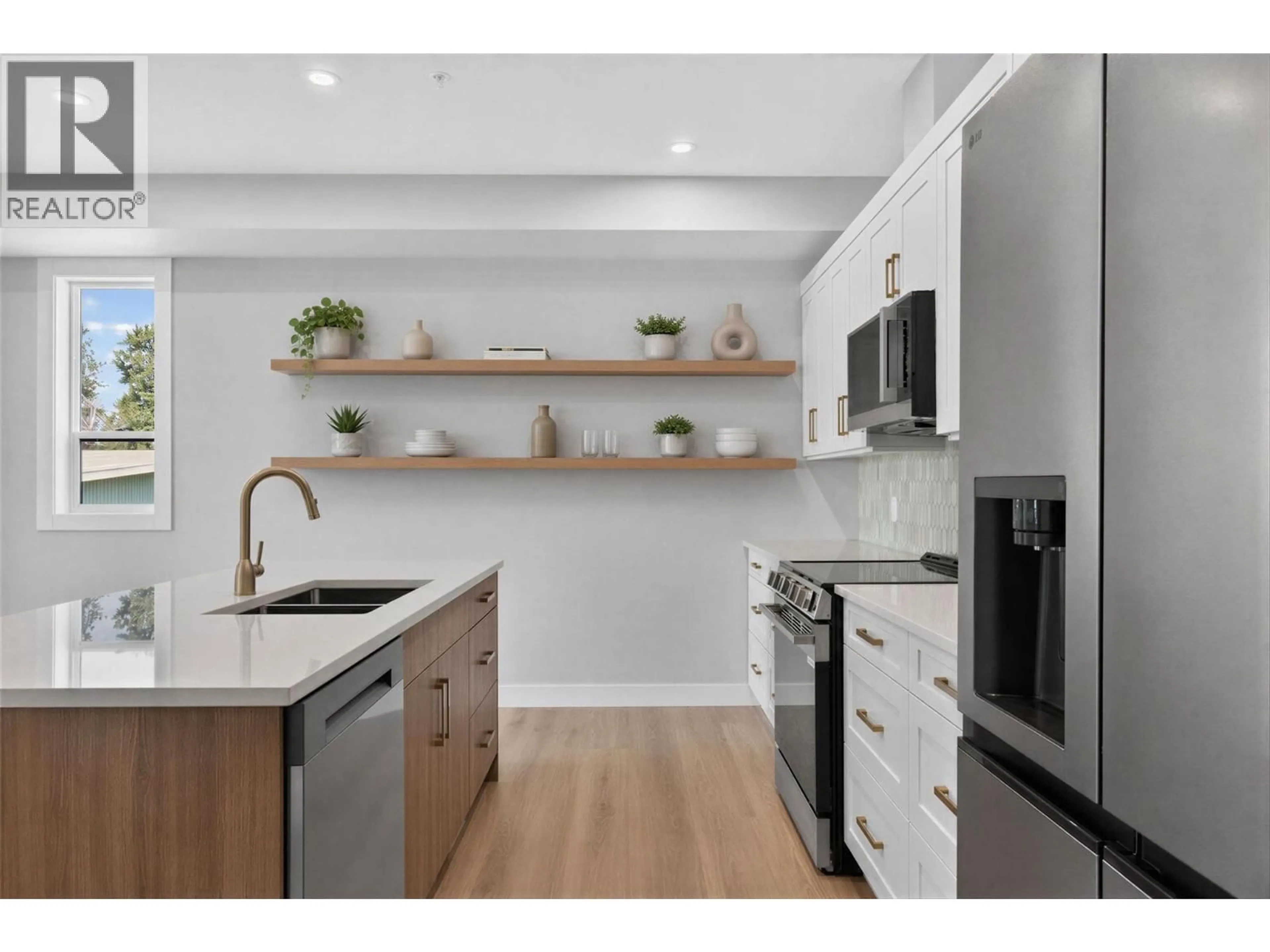 Open concept kitchen, unknown for 4 - 2009 39 AVENUE, Vernon British Columbia V1T8E5