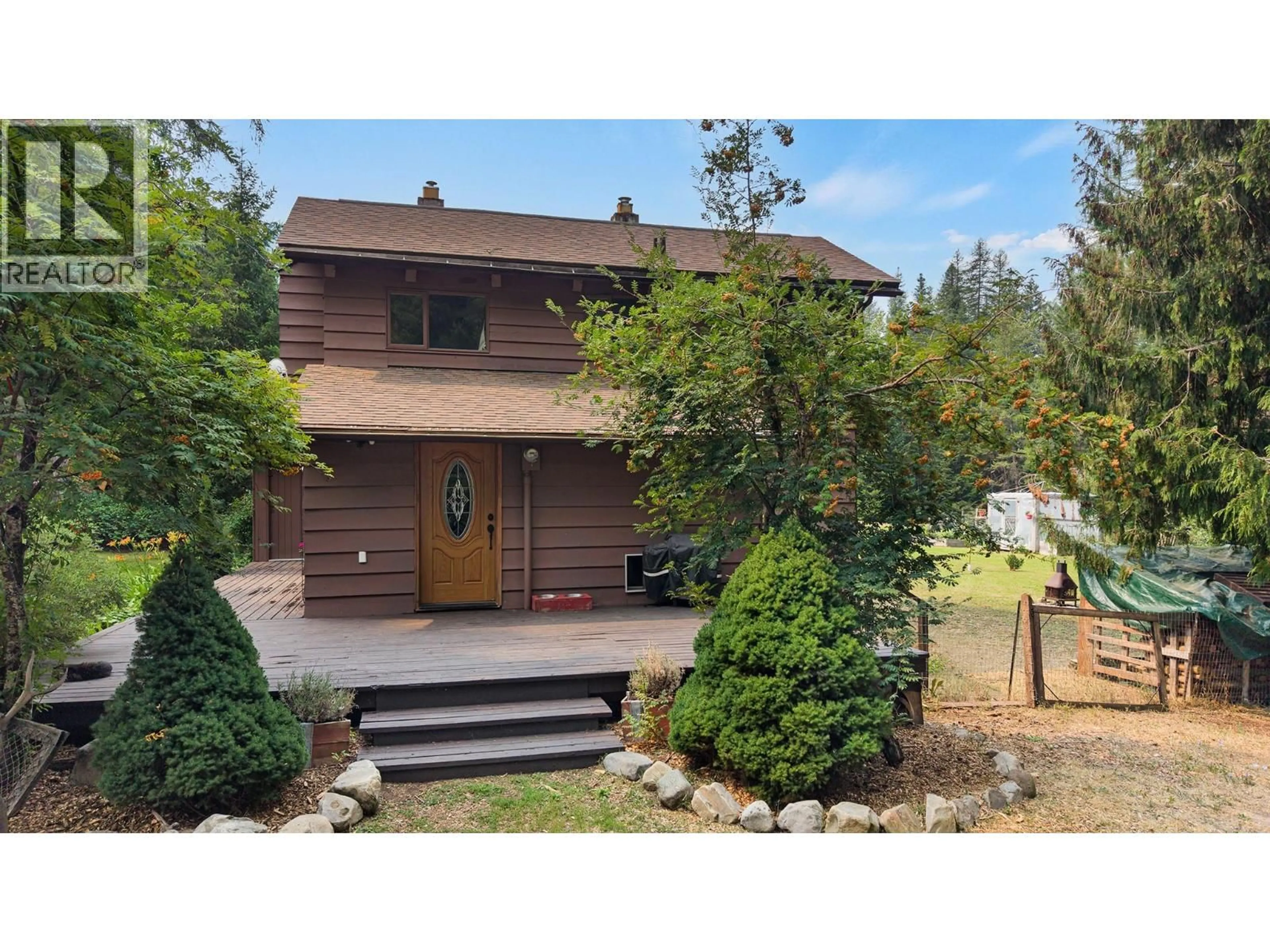 Home with vinyl exterior material, unknown for 5724 CRYSTAL ROAD, Kitchener British Columbia V0B1W1