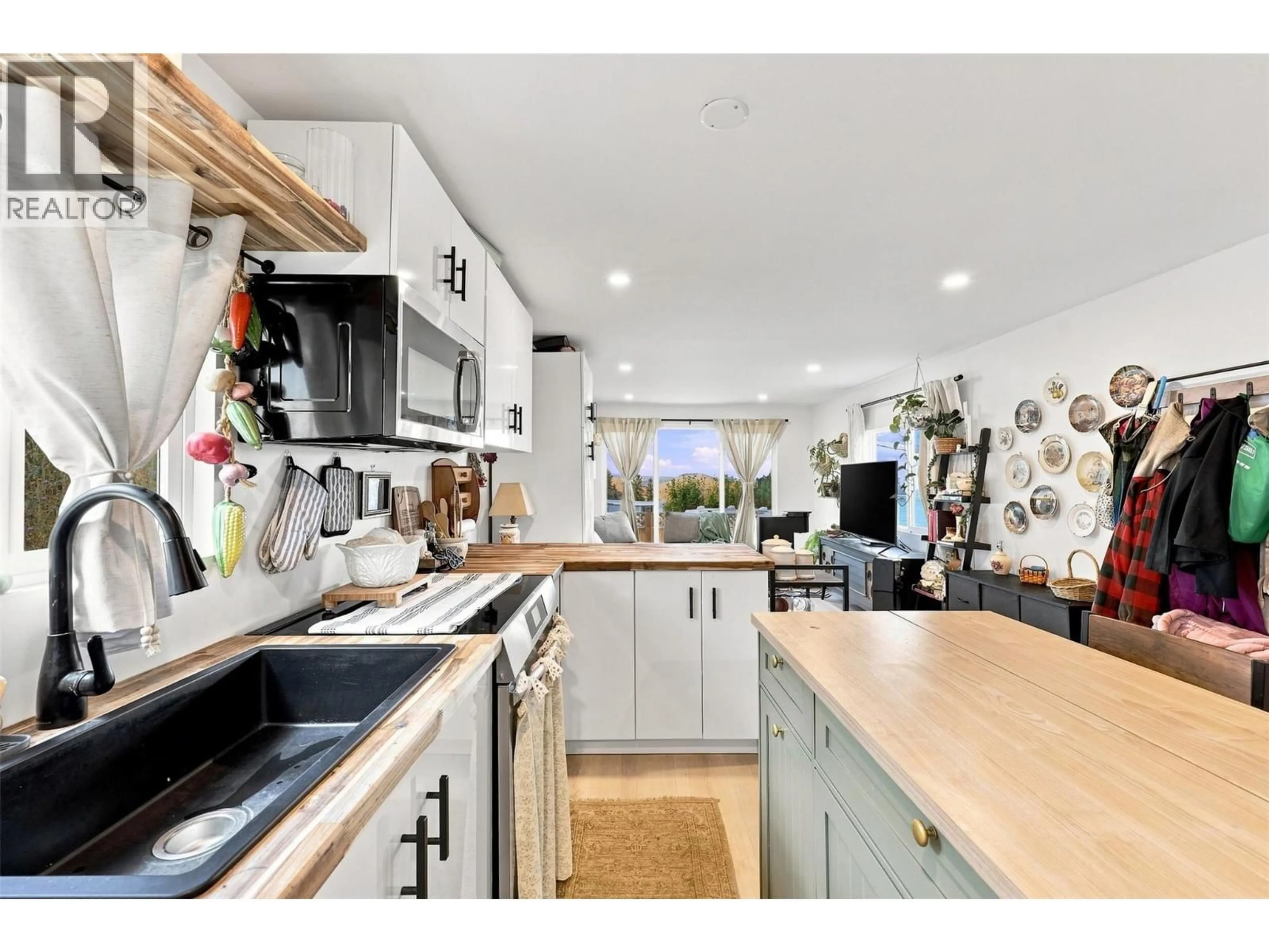 Open concept kitchen, unknown for 20 - 1680 LAC LE JEUNE ROAD, Kamloops British Columbia V1S1Z1