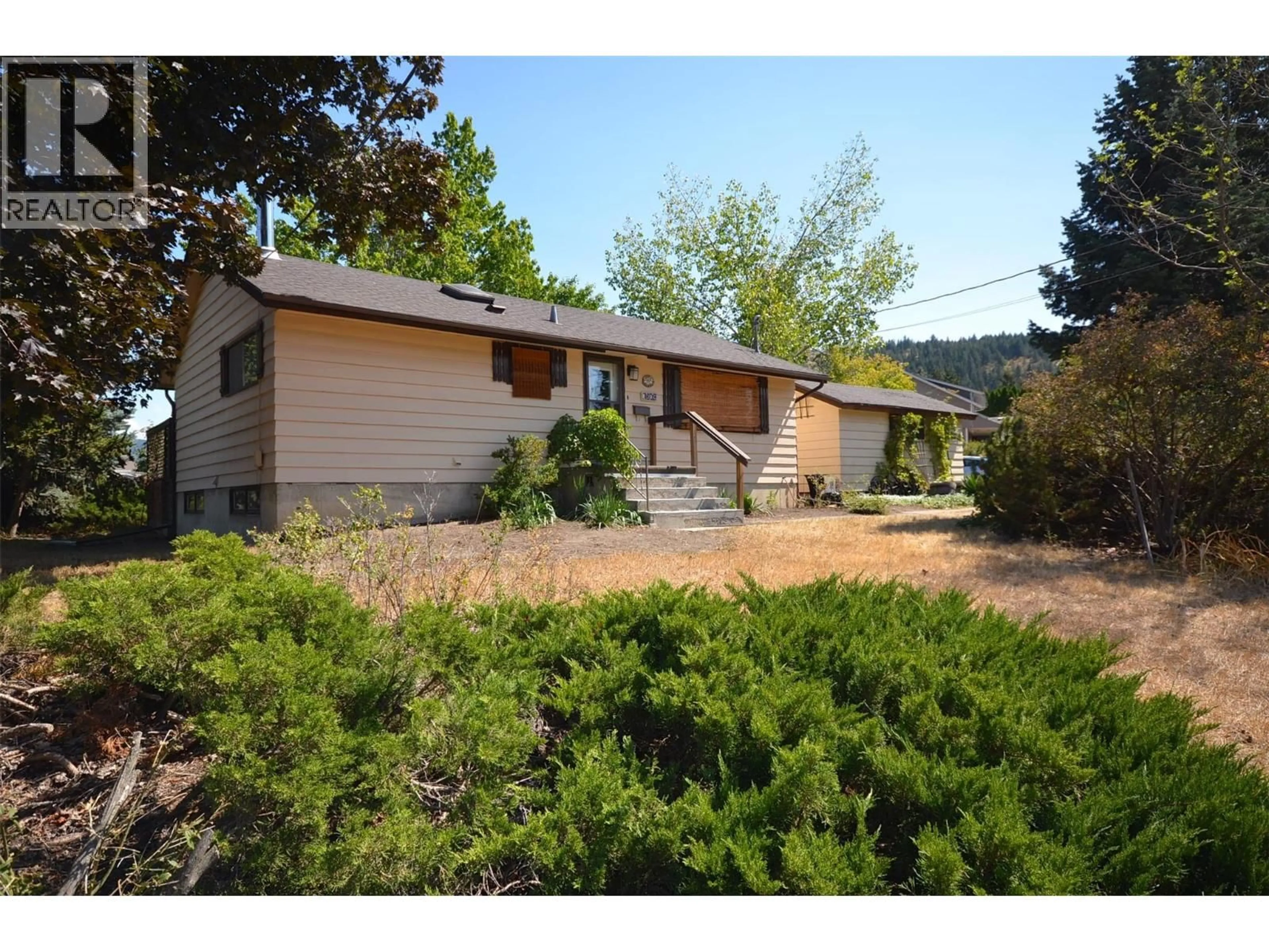 Home with vinyl exterior material, unknown for 7609 CUNLIFFE ROAD, Coldstream British Columbia V1B1T4