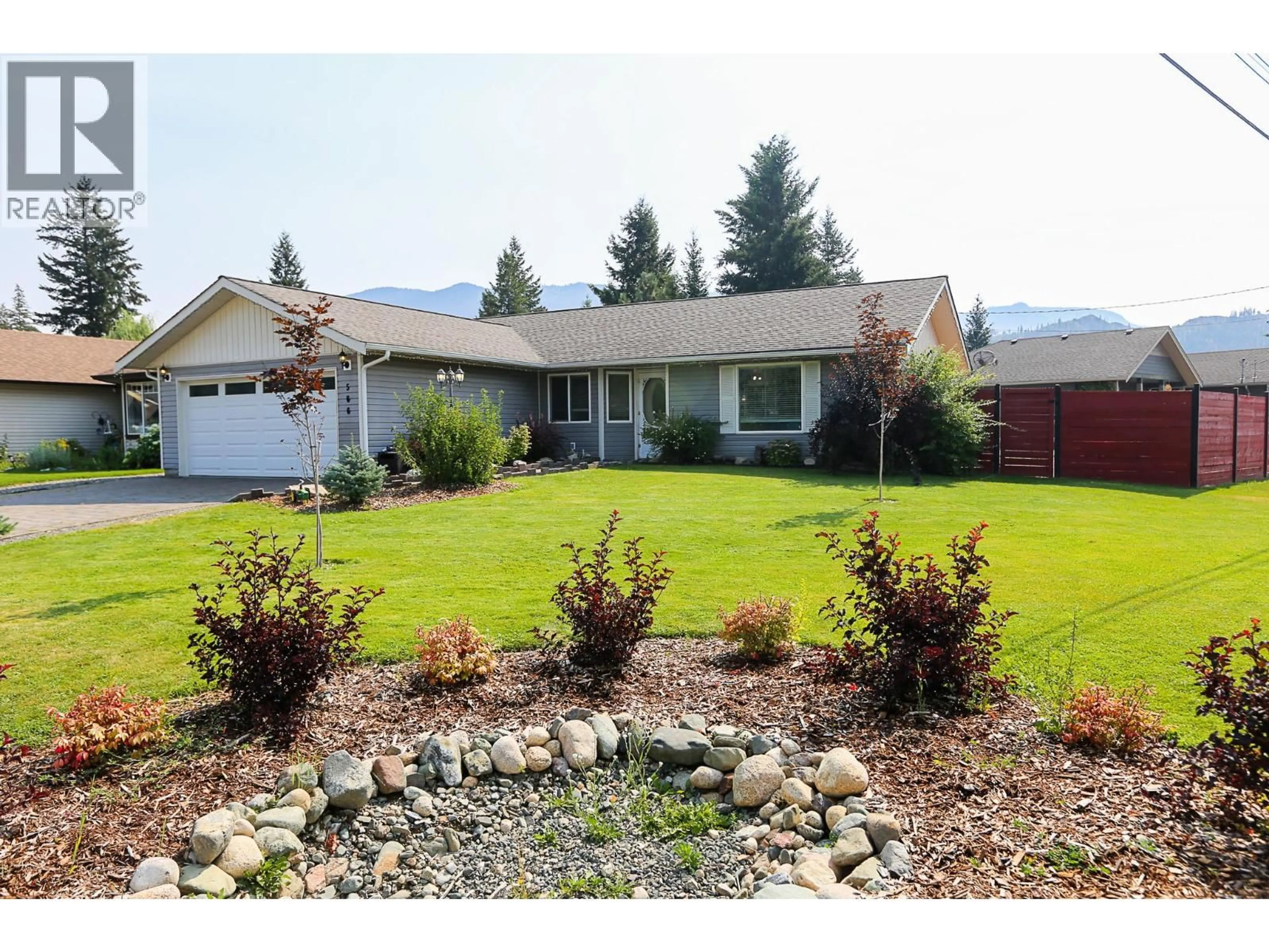 Home with vinyl exterior material, mountain view for 566 MCLEAN ROAD, Barriere British Columbia V0E1E0