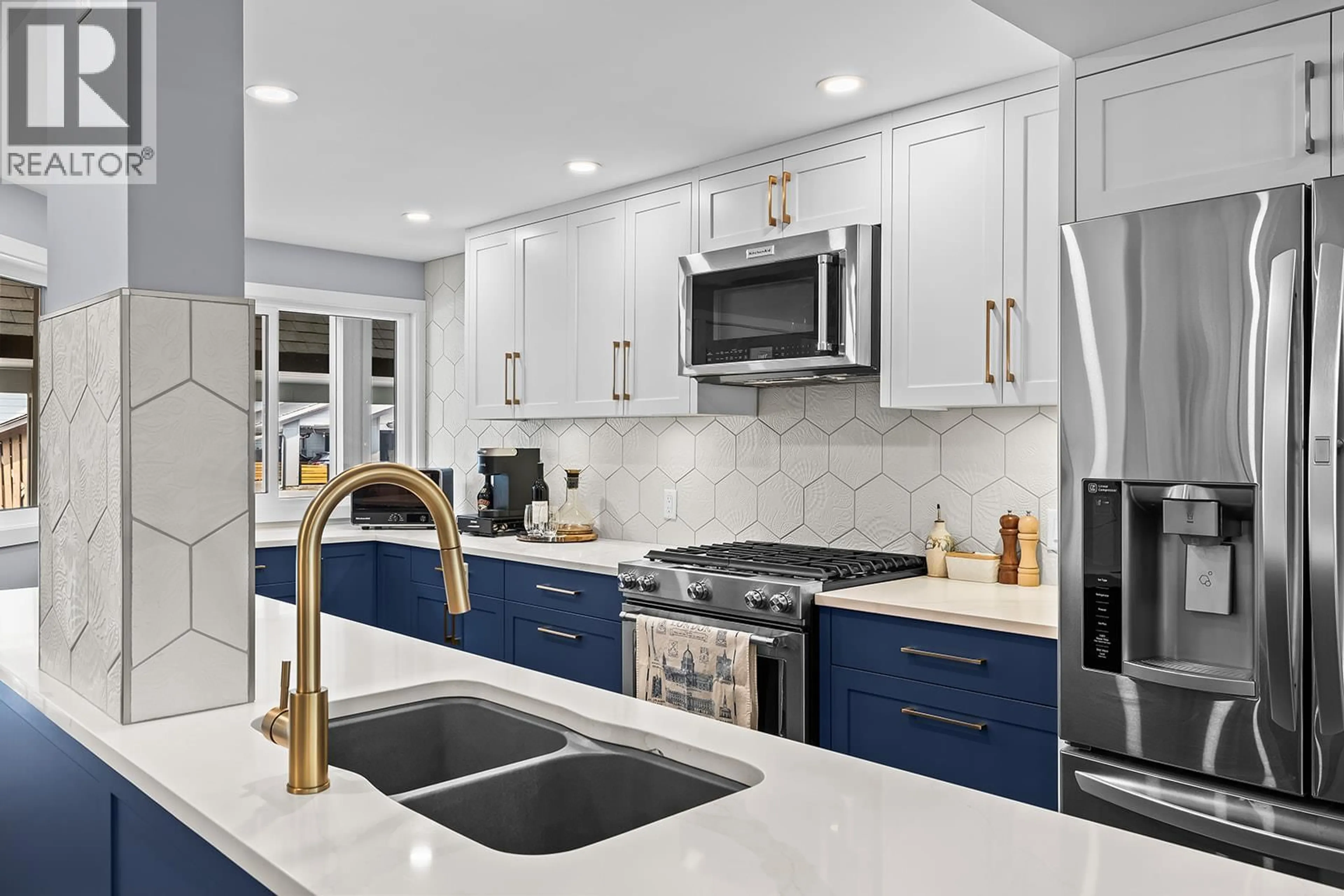 Contemporary kitchen, ceramic/tile floor for 502 - 2125 BURTCH ROAD, Kelowna British Columbia V1Y8N1