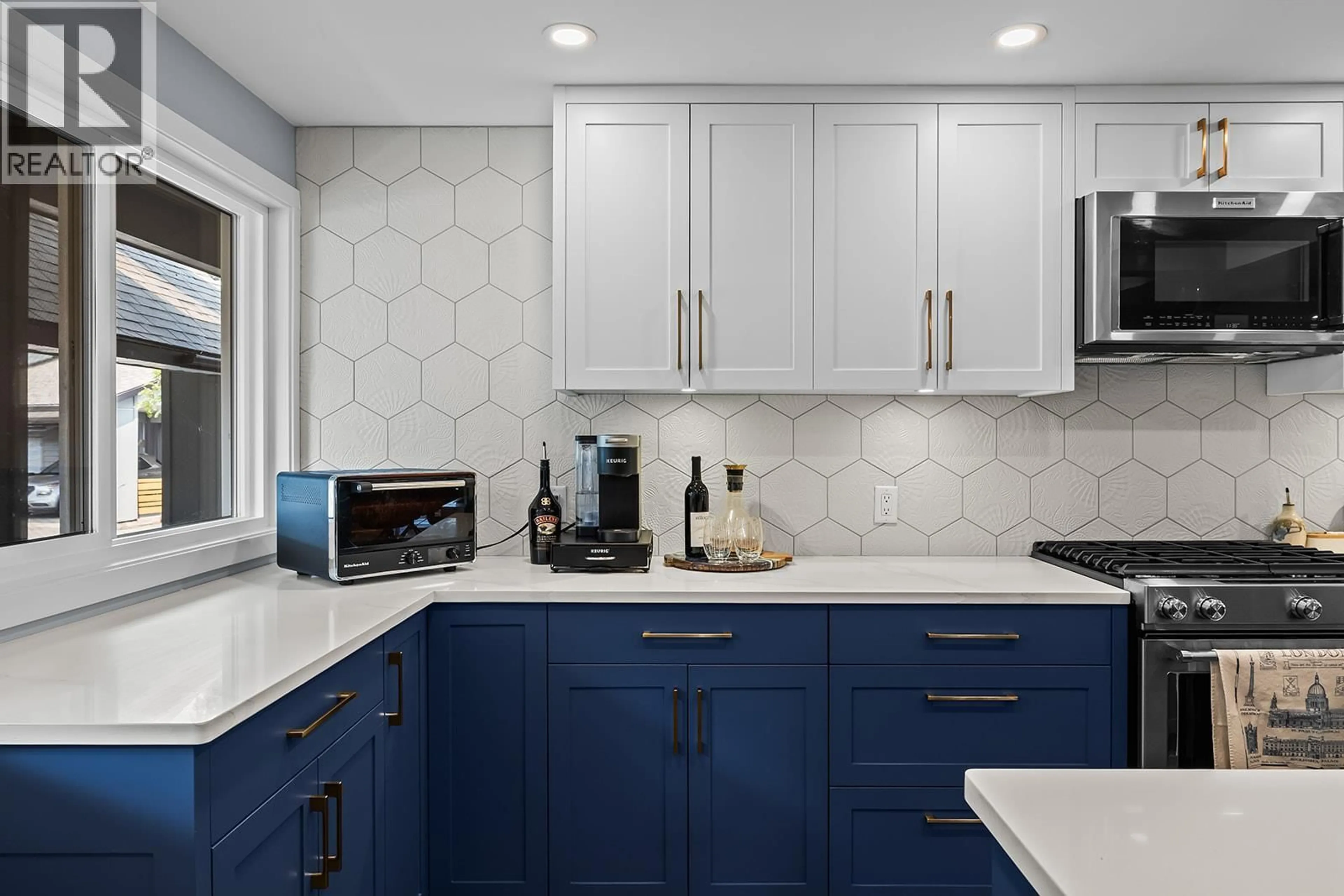 Contemporary kitchen, ceramic/tile floor for 502 - 2125 BURTCH ROAD, Kelowna British Columbia V1Y8N1