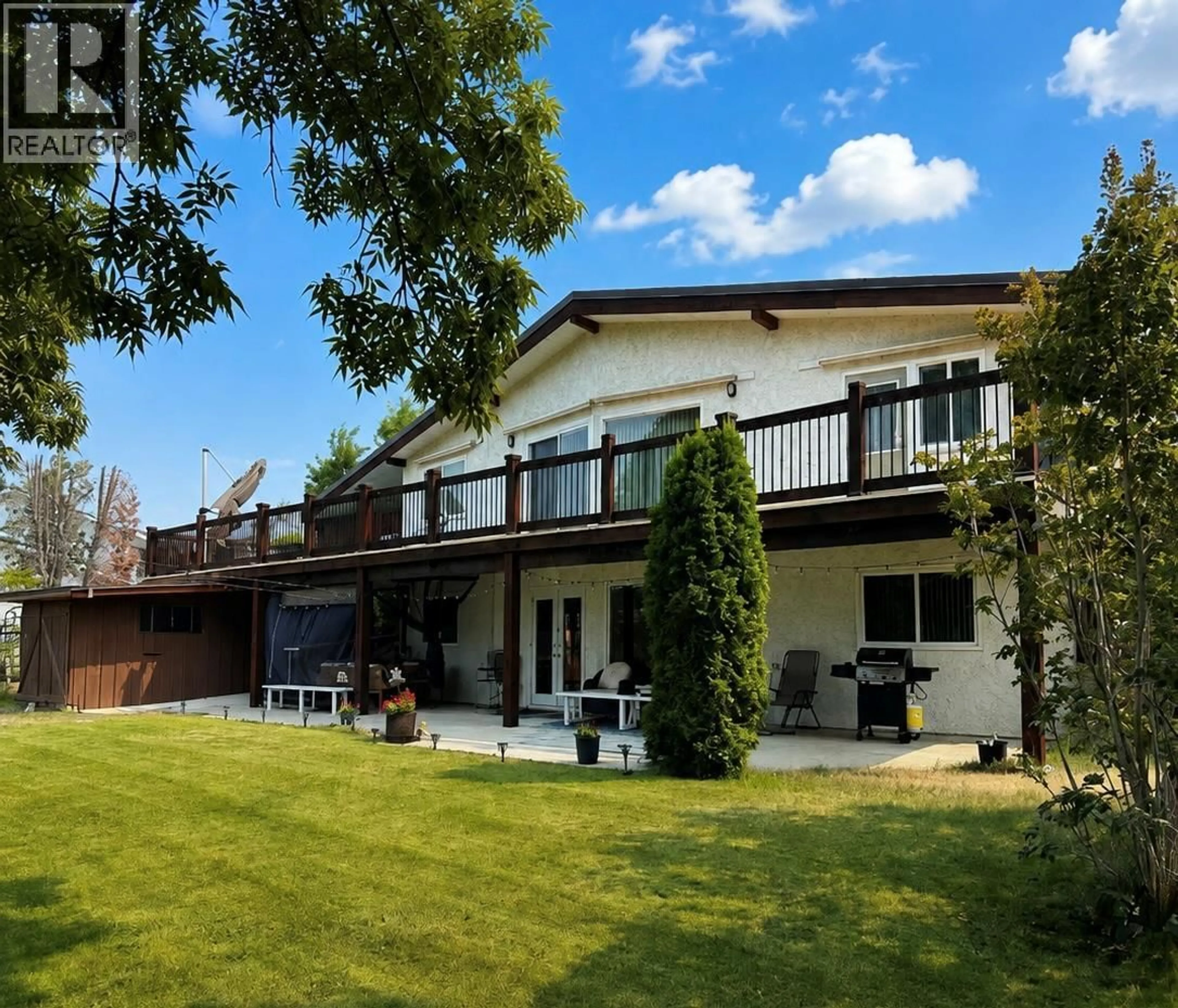 A pic from outside/outdoor area/front of a property/back of a property/a pic from drone, unknown for 7562 CREST-A-WAY ROAD, Oliver British Columbia V0H1T2