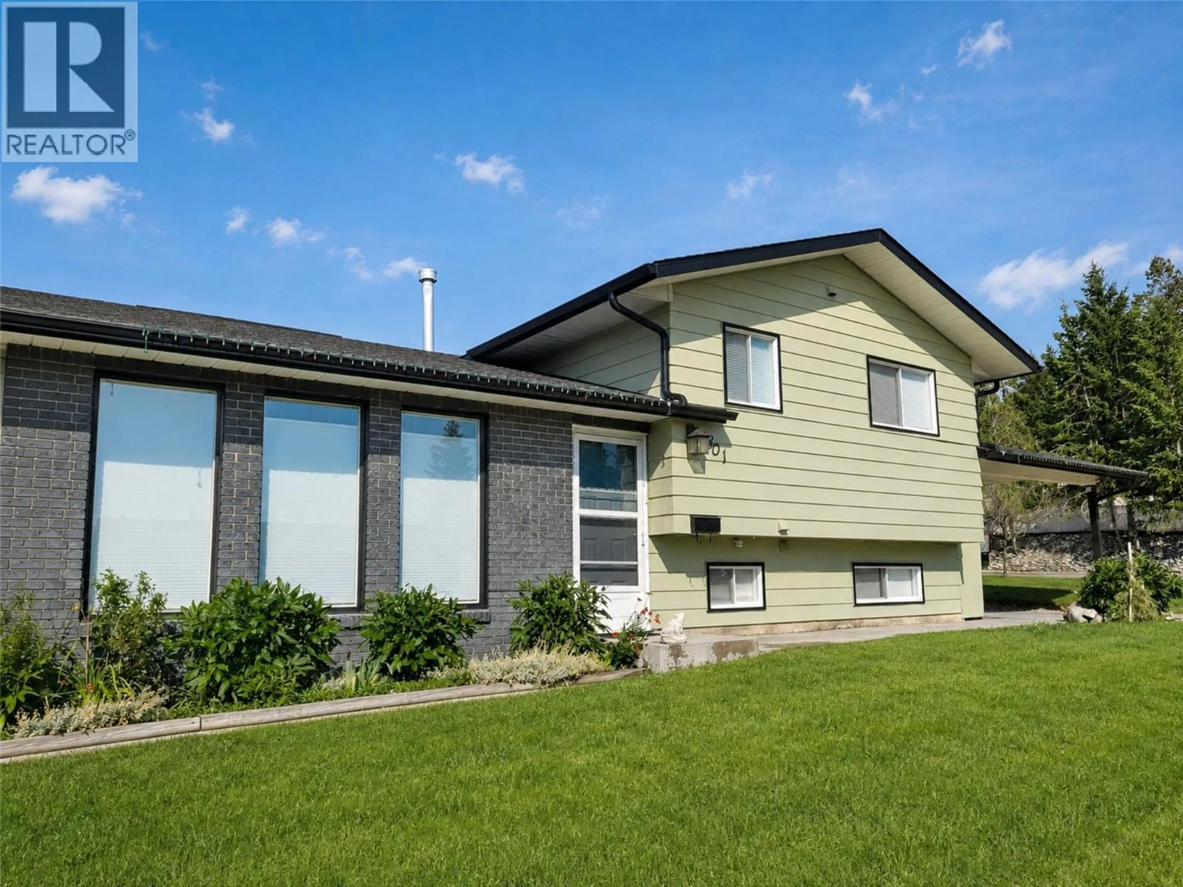Home with vinyl exterior material, unknown for 1801 MT SINCLAIR AVENUE NORTH, Cranbrook British Columbia V1C6B8