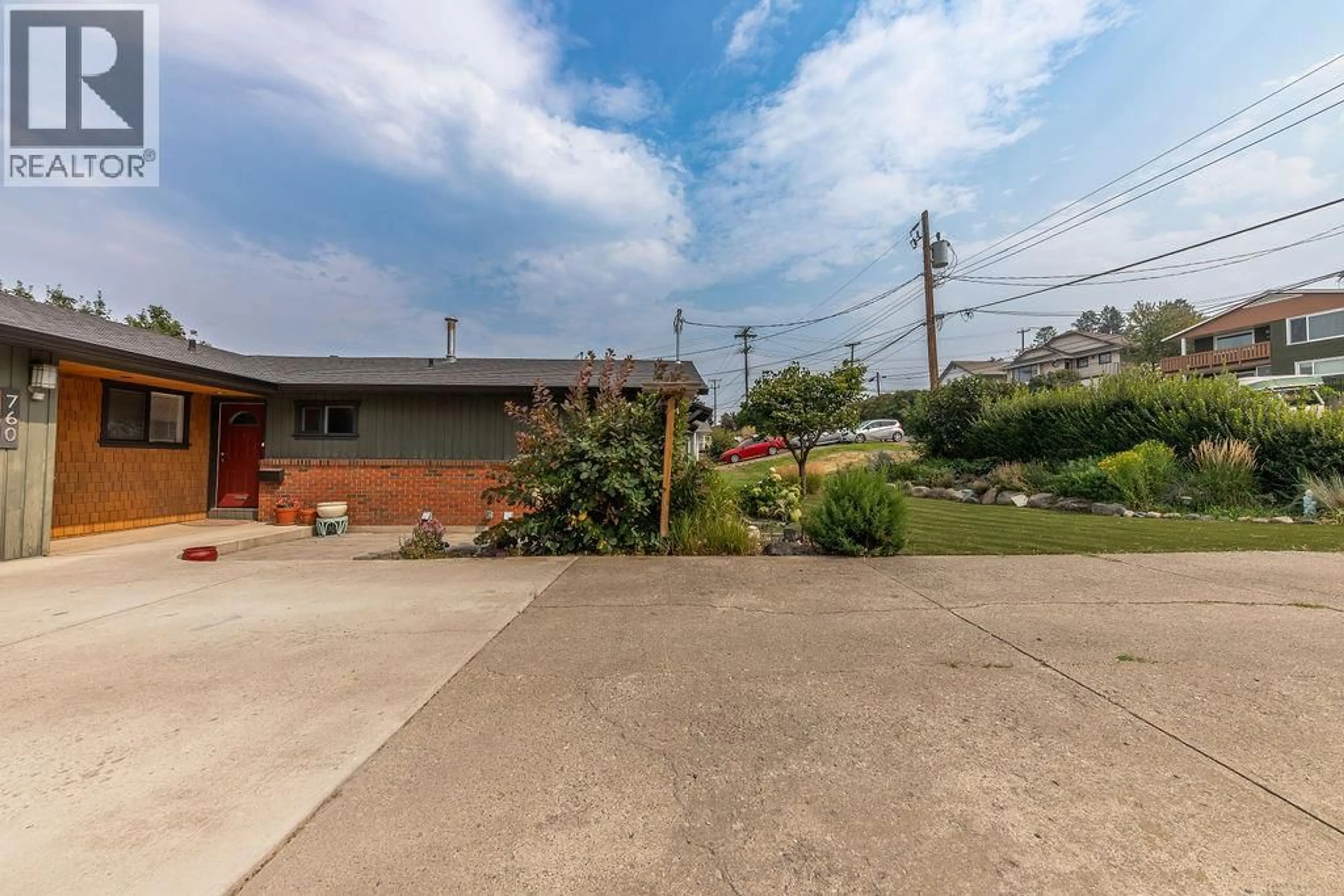 A pic from outside/outdoor area/front of a property/back of a property/a pic from drone, street for 760 ARBUTUS STREET, Kamloops British Columbia V2C5W5
