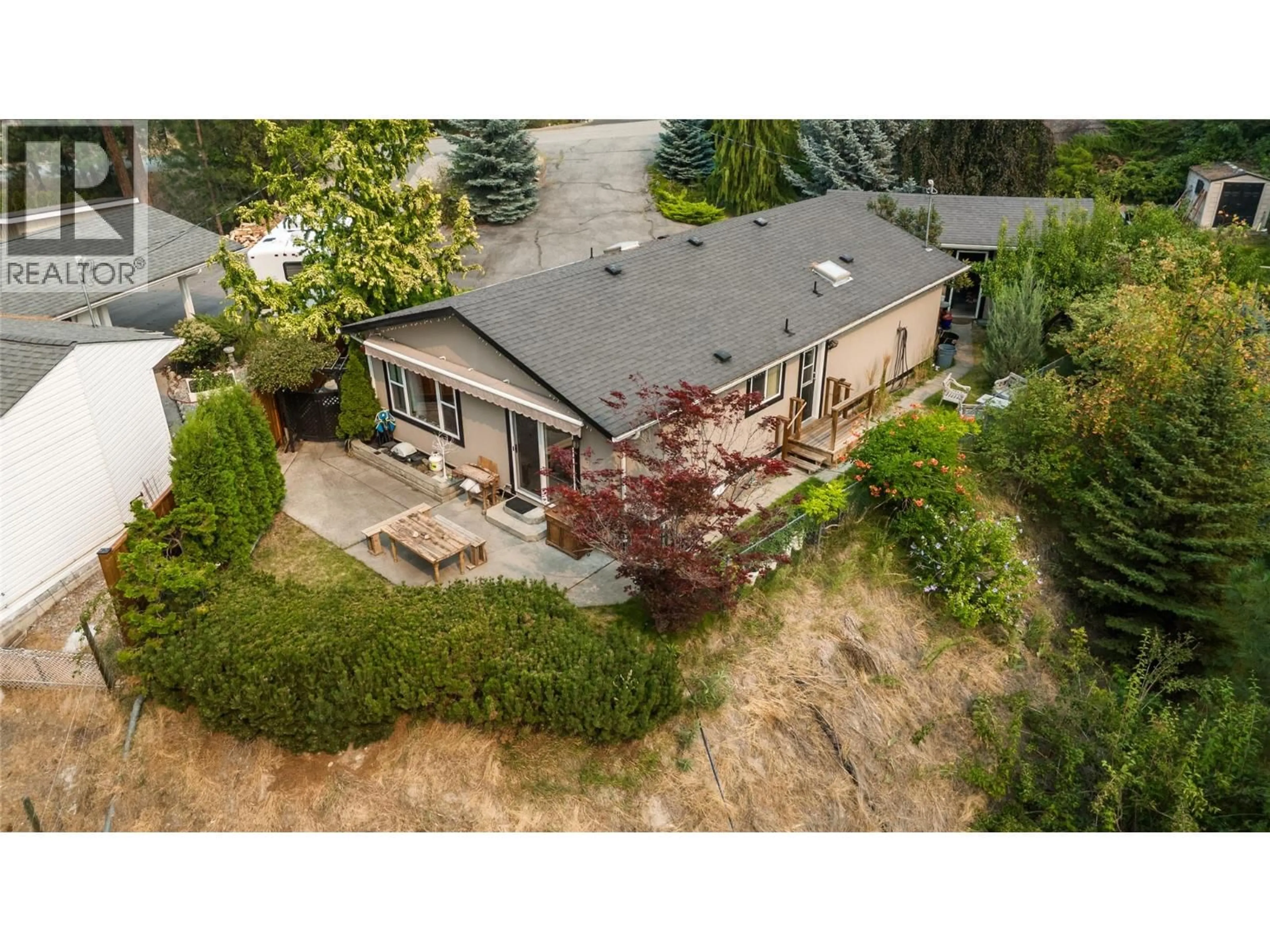 A pic from outside/outdoor area/front of a property/back of a property/a pic from drone, unknown for 3272 JUNIPER DRIVE, Naramata British Columbia V0H1N1