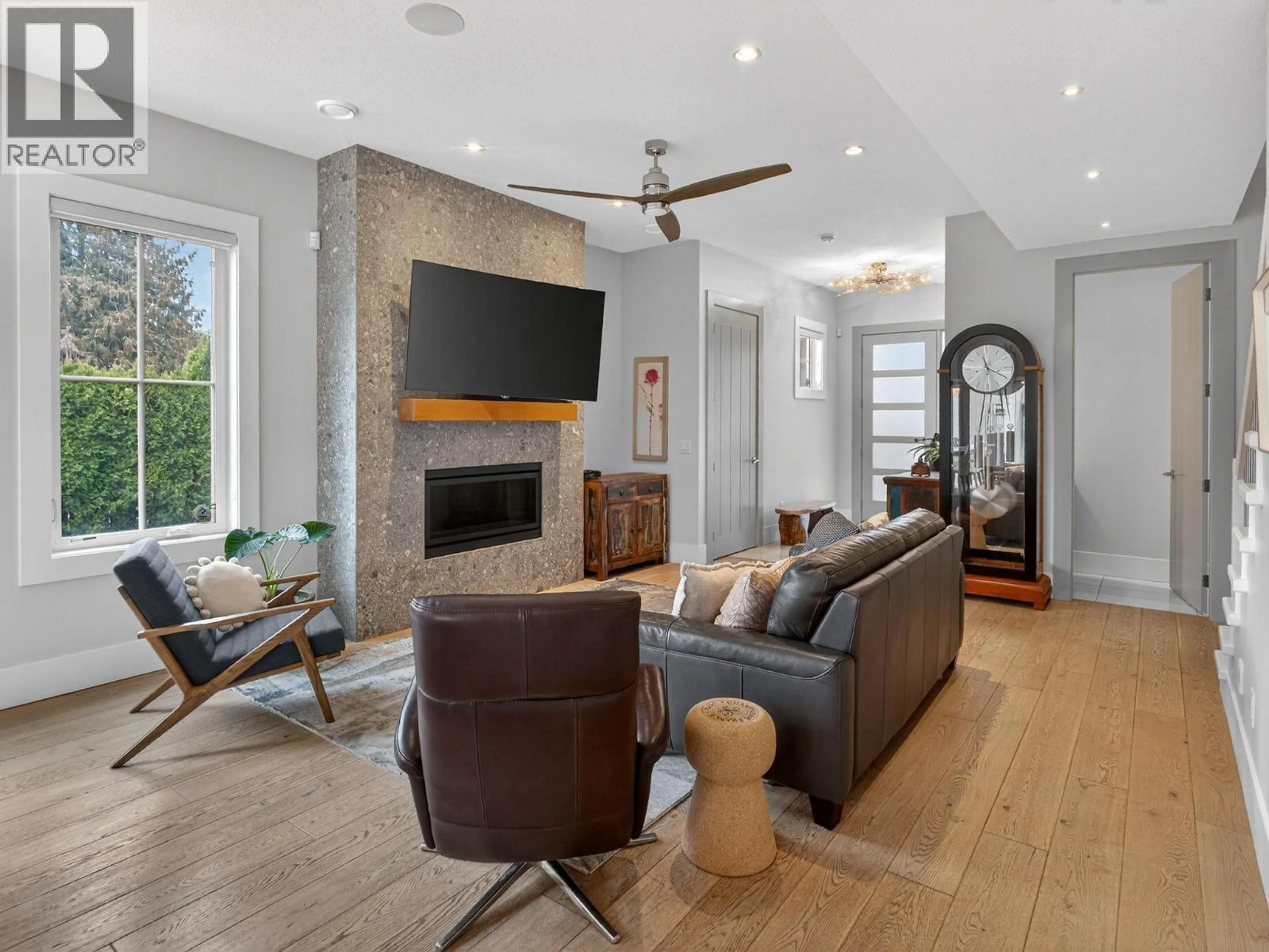 Living room with furniture, unknown for 1900 WATER STREET, Kelowna British Columbia V1Y1K6