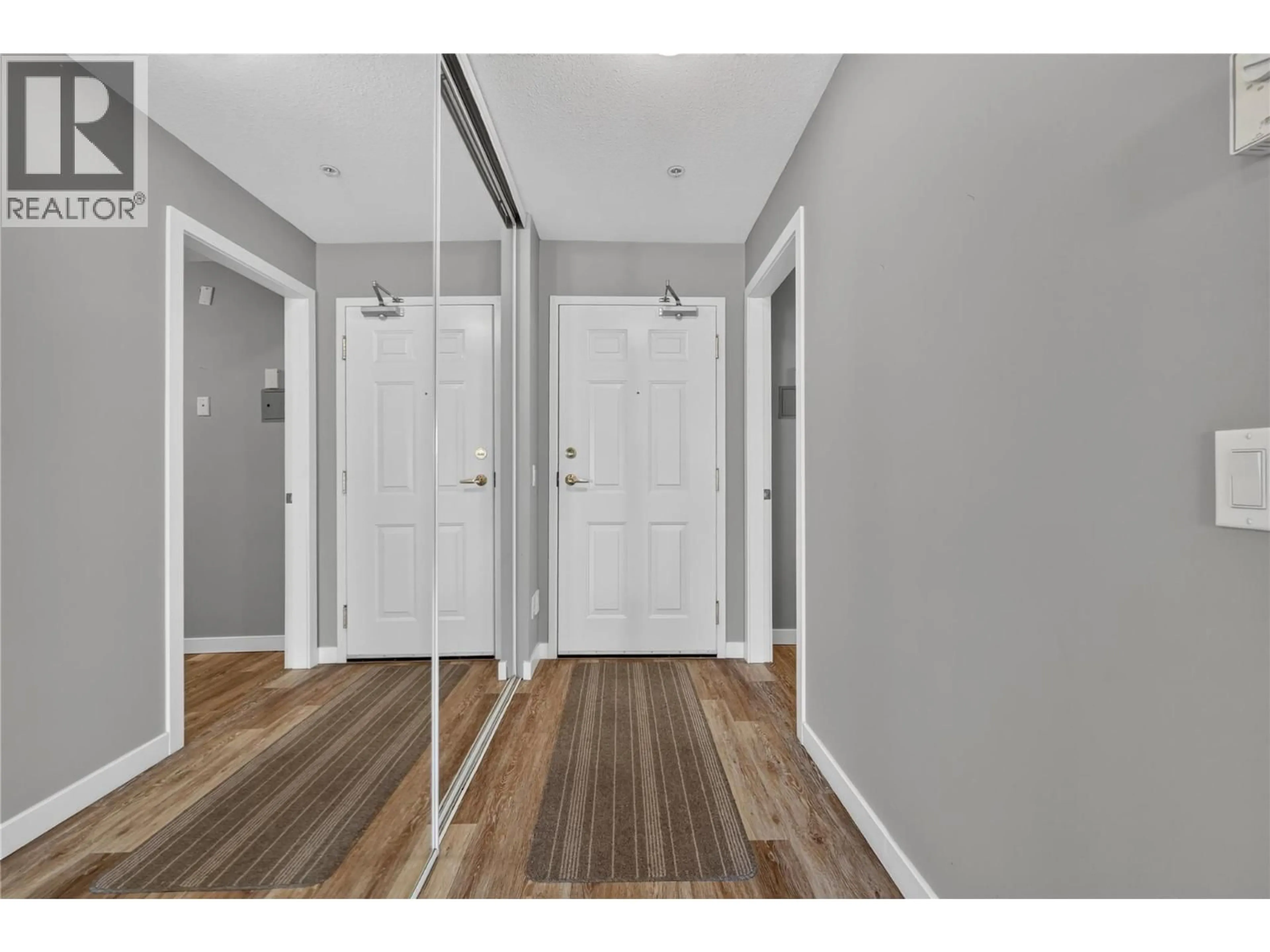 Indoor entryway for 408 - 920 SASKATOON ROAD, Kelowna British Columbia V1X7P8