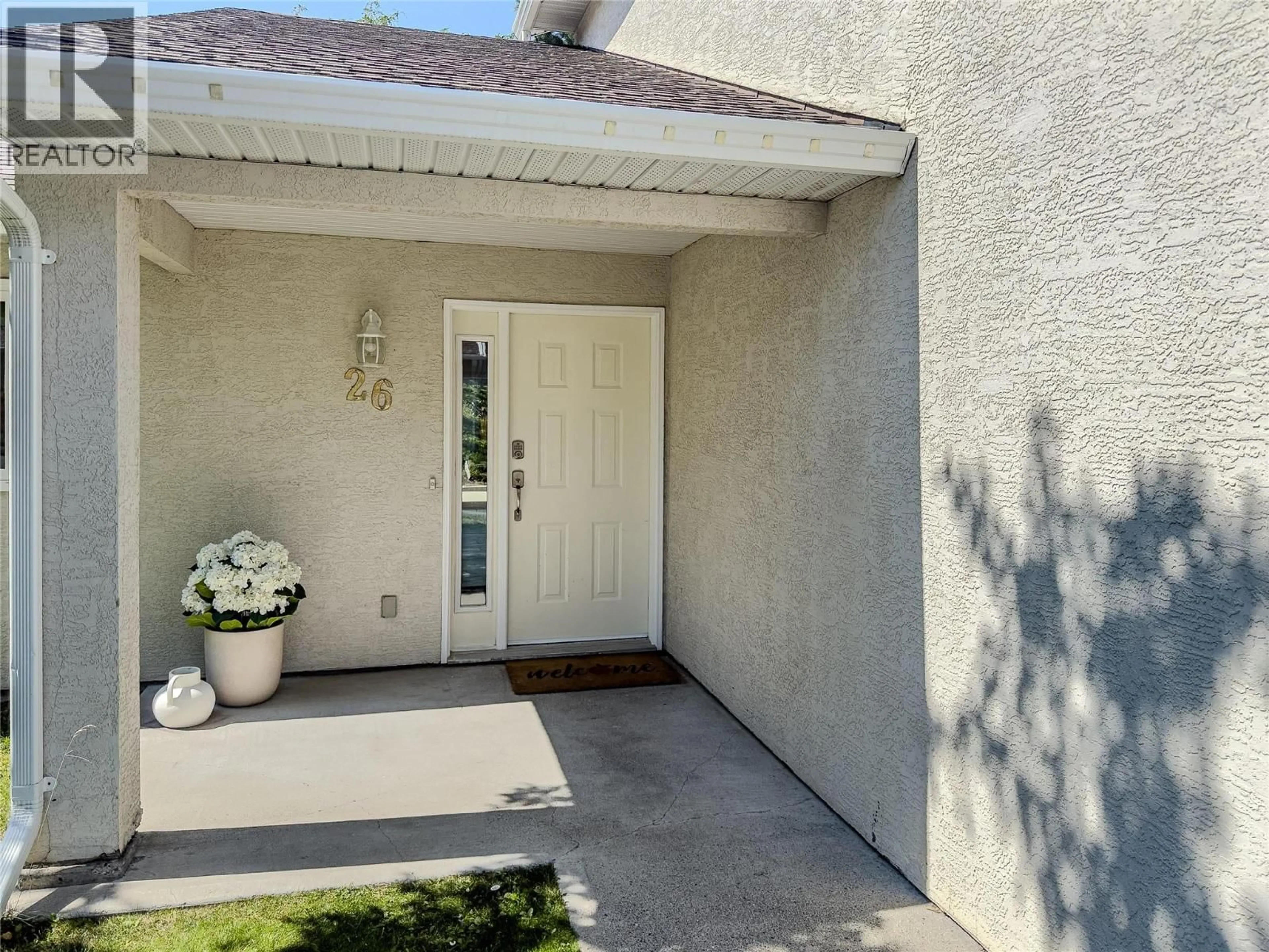 Indoor entryway for 26 - 2050 QU'APPELLE BOULEVARD, Kamloops British Columbia V2E2R4