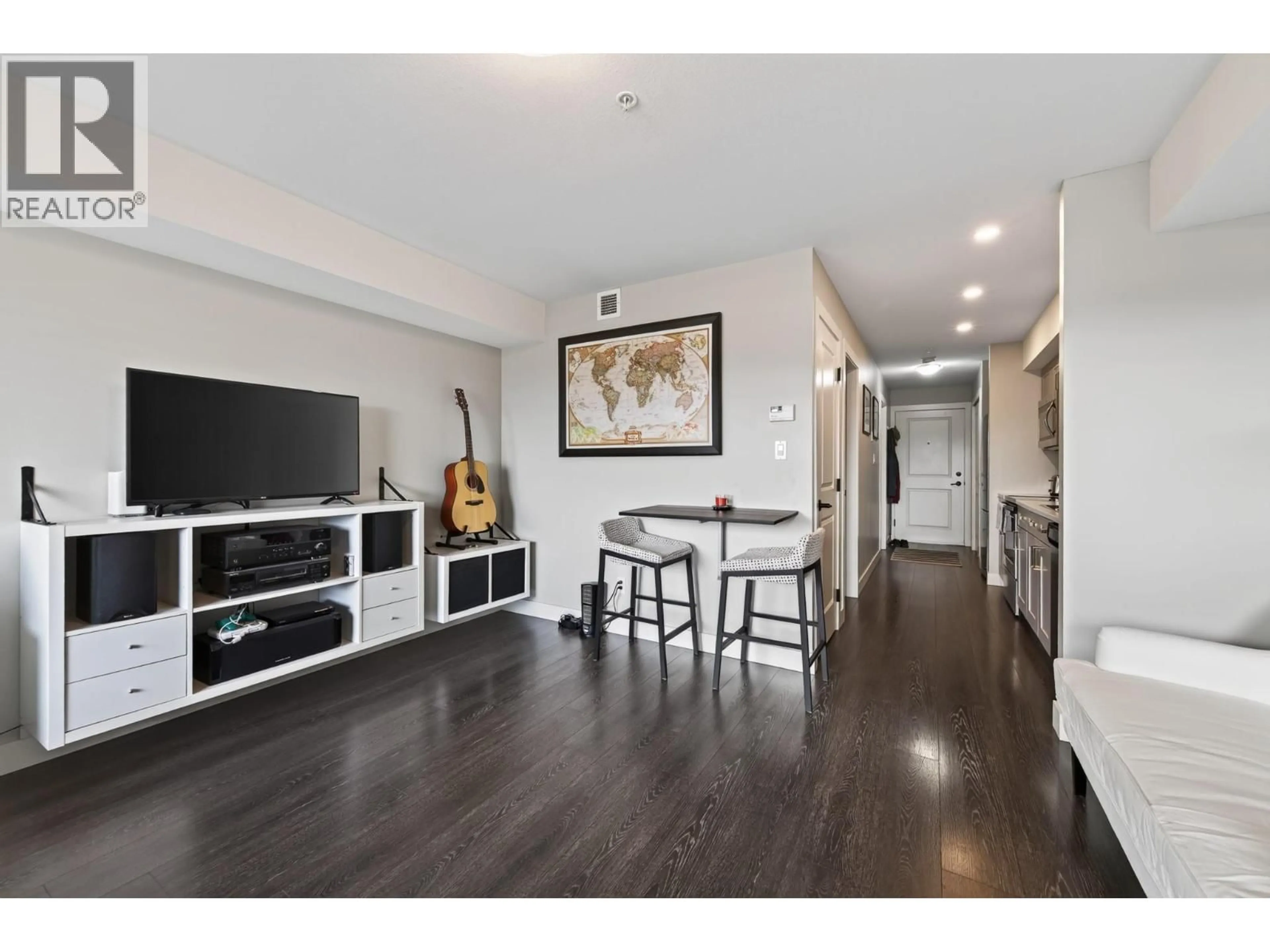 A pic of a room for 322 - 5170 DALLAS DRIVE, Kamloops British Columbia V2C0C7