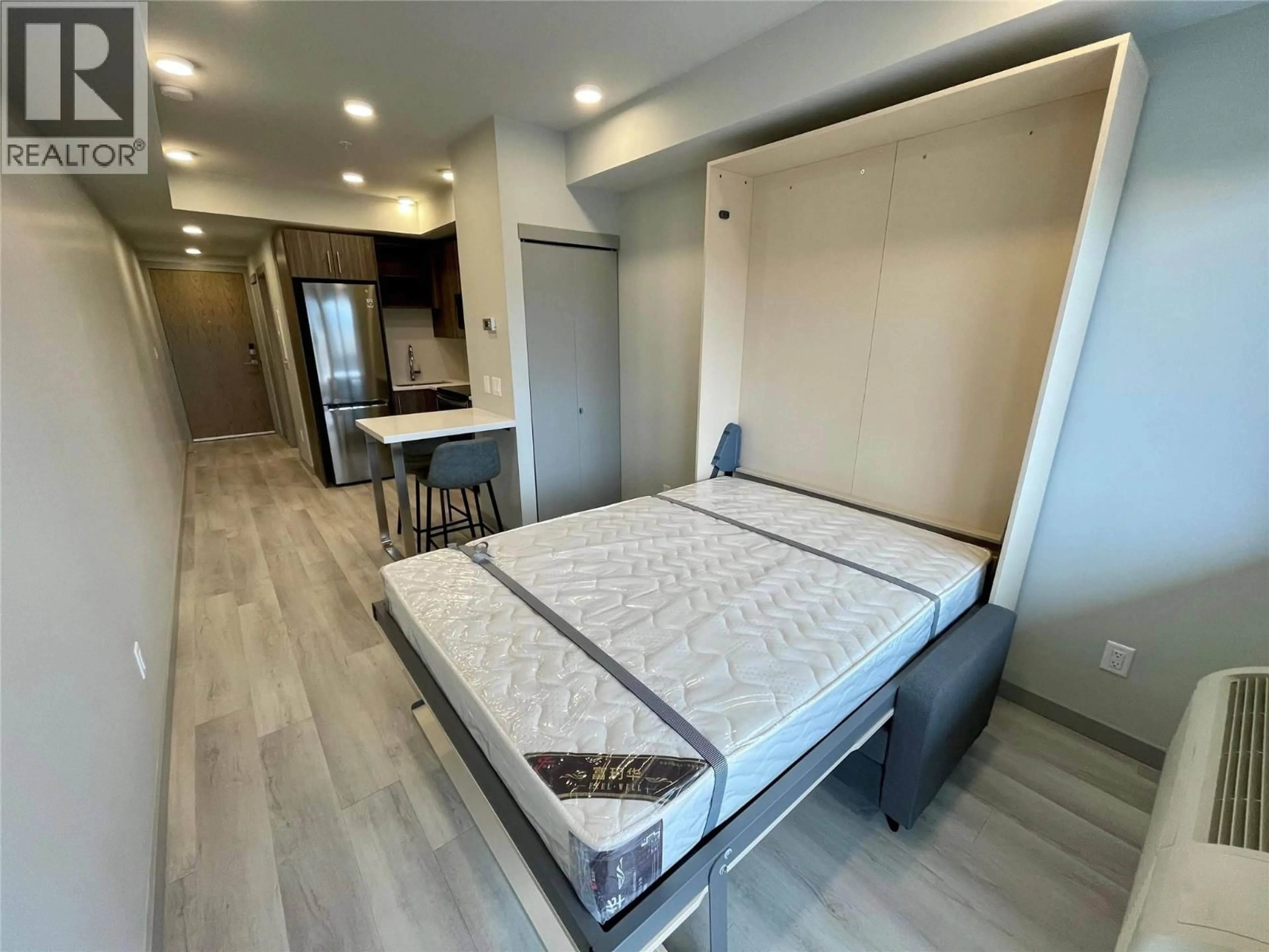 A pic of a room for 206 - 345 DOUGALL ROAD NORTH, Kelowna British Columbia V1X3K8