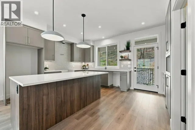 2071 CORTINA DRIVE, Kelowna 3