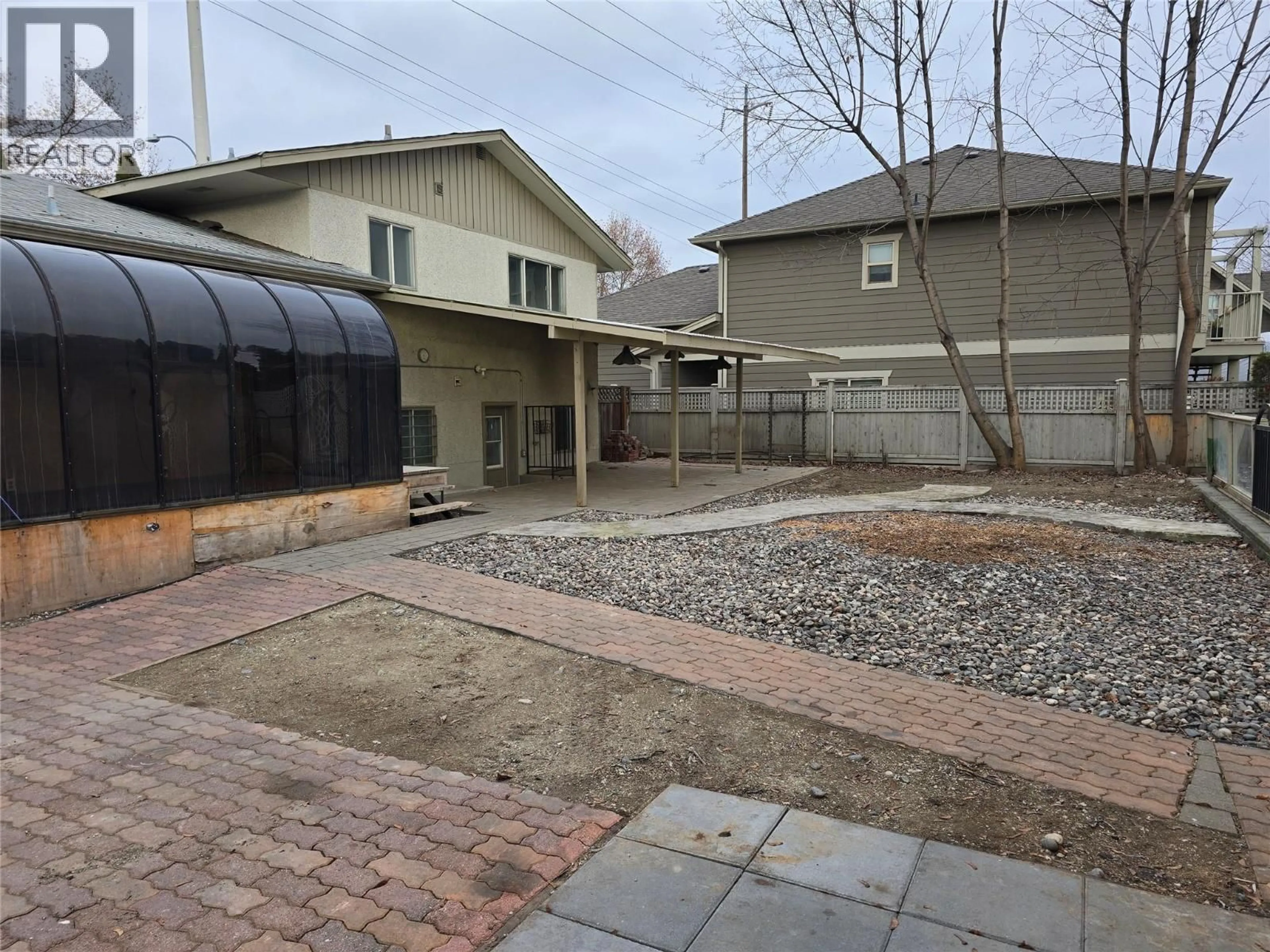 Patio, street for 1441 SPRINGFIELD ROAD, Kelowna British Columbia V1Y5V2
