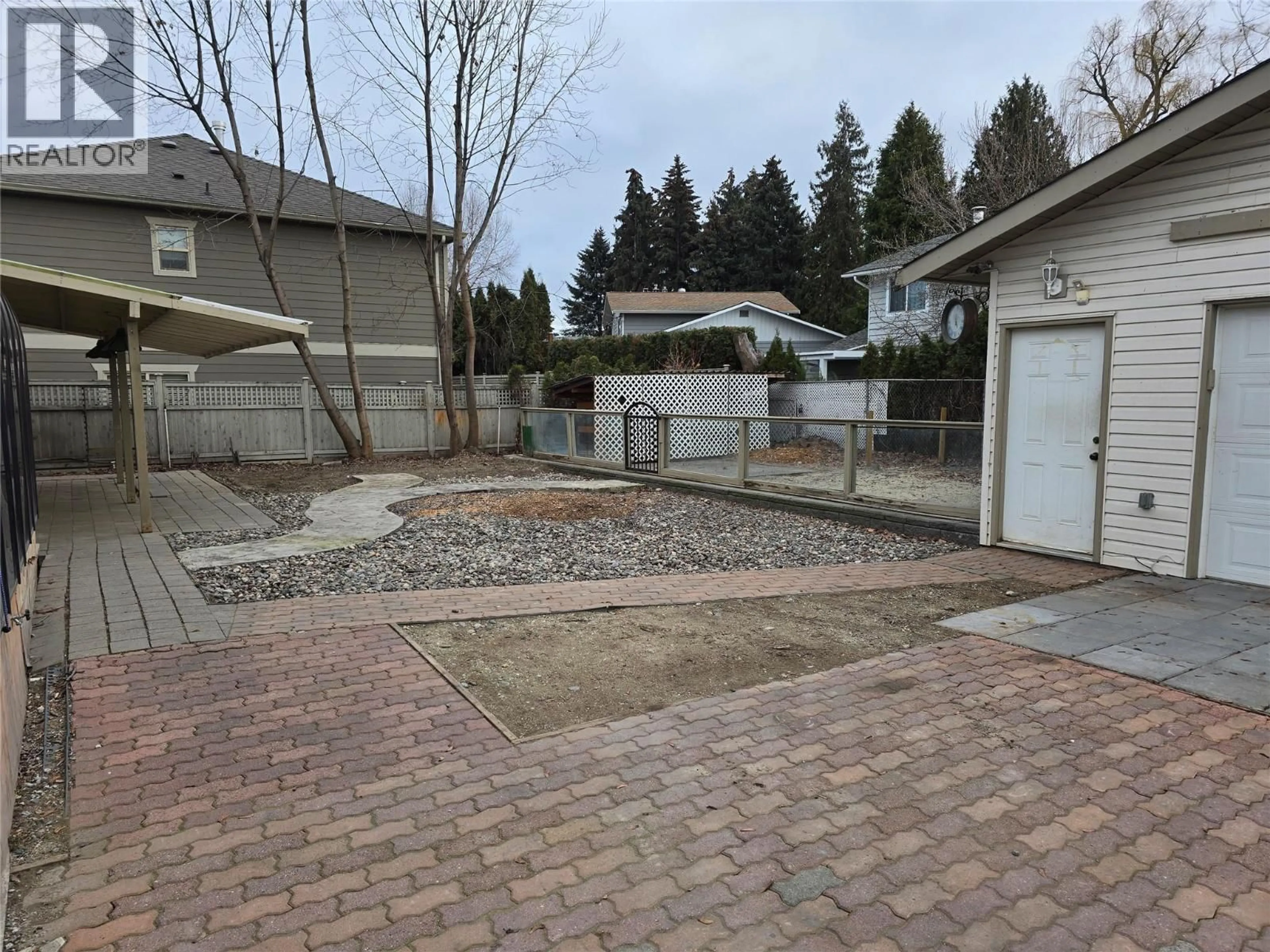 Patio, street for 1441 SPRINGFIELD ROAD, Kelowna British Columbia V1Y5V2