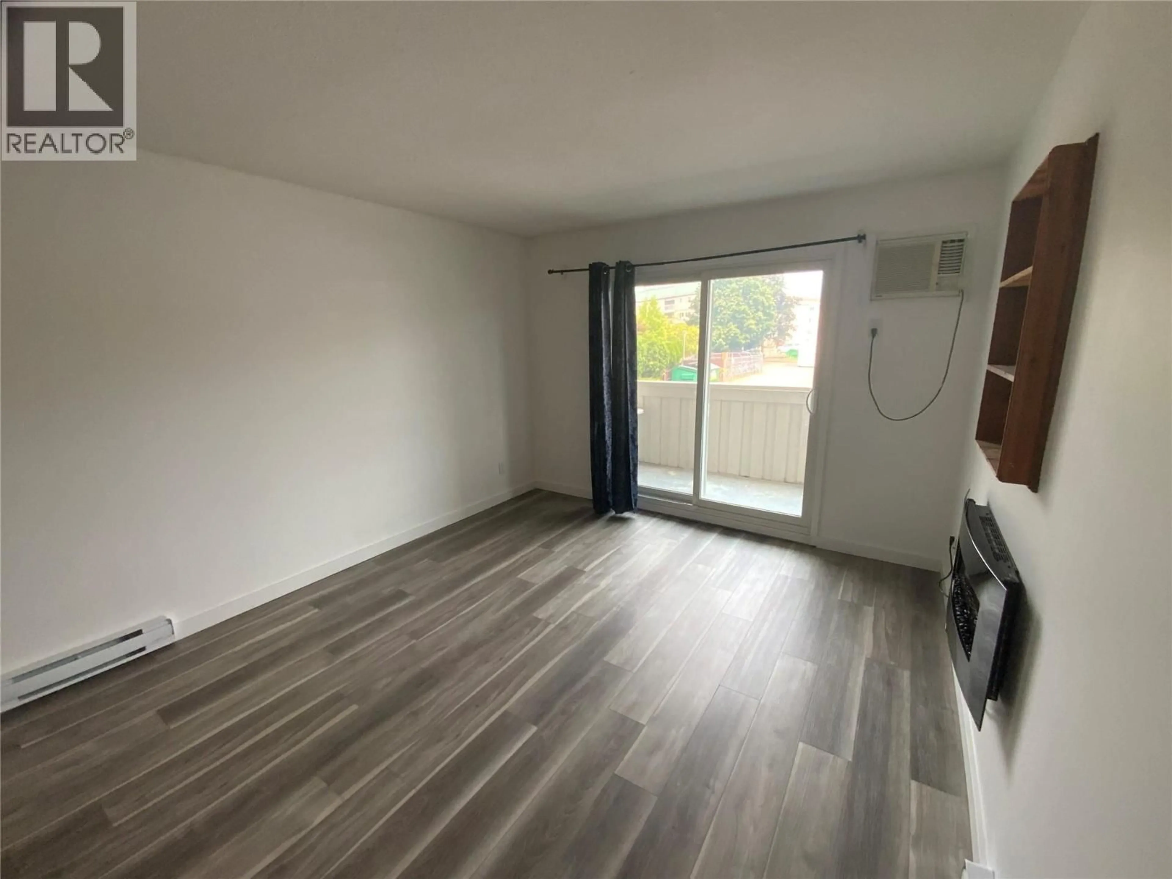 A pic of a room for 207 - 150 SKAHA PLACE, Penticton British Columbia V2A7K1