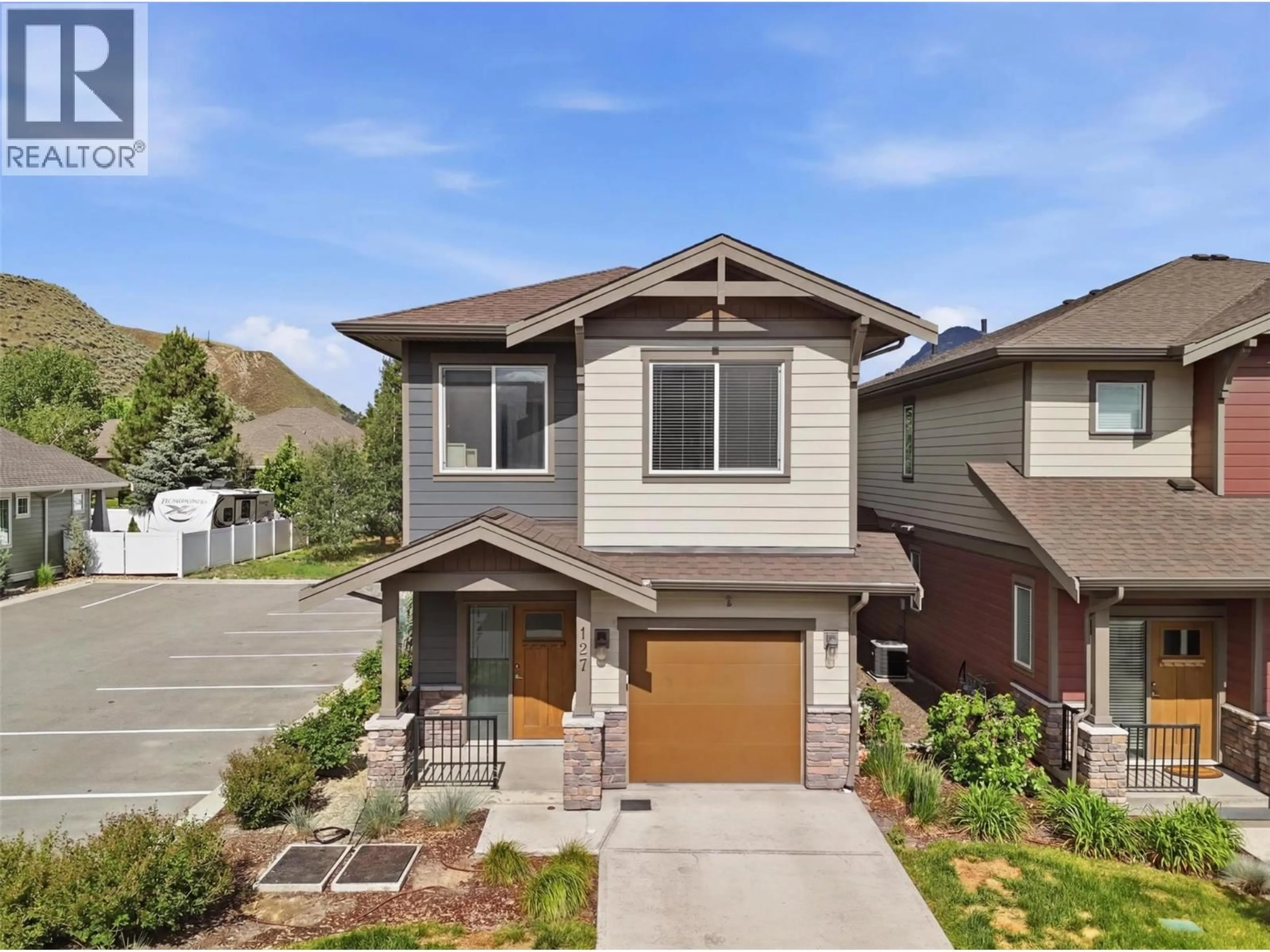 Home with vinyl exterior material, street for 127 - 200 GRAND BOULEVARD, Kamloops British Columbia V2C0H3