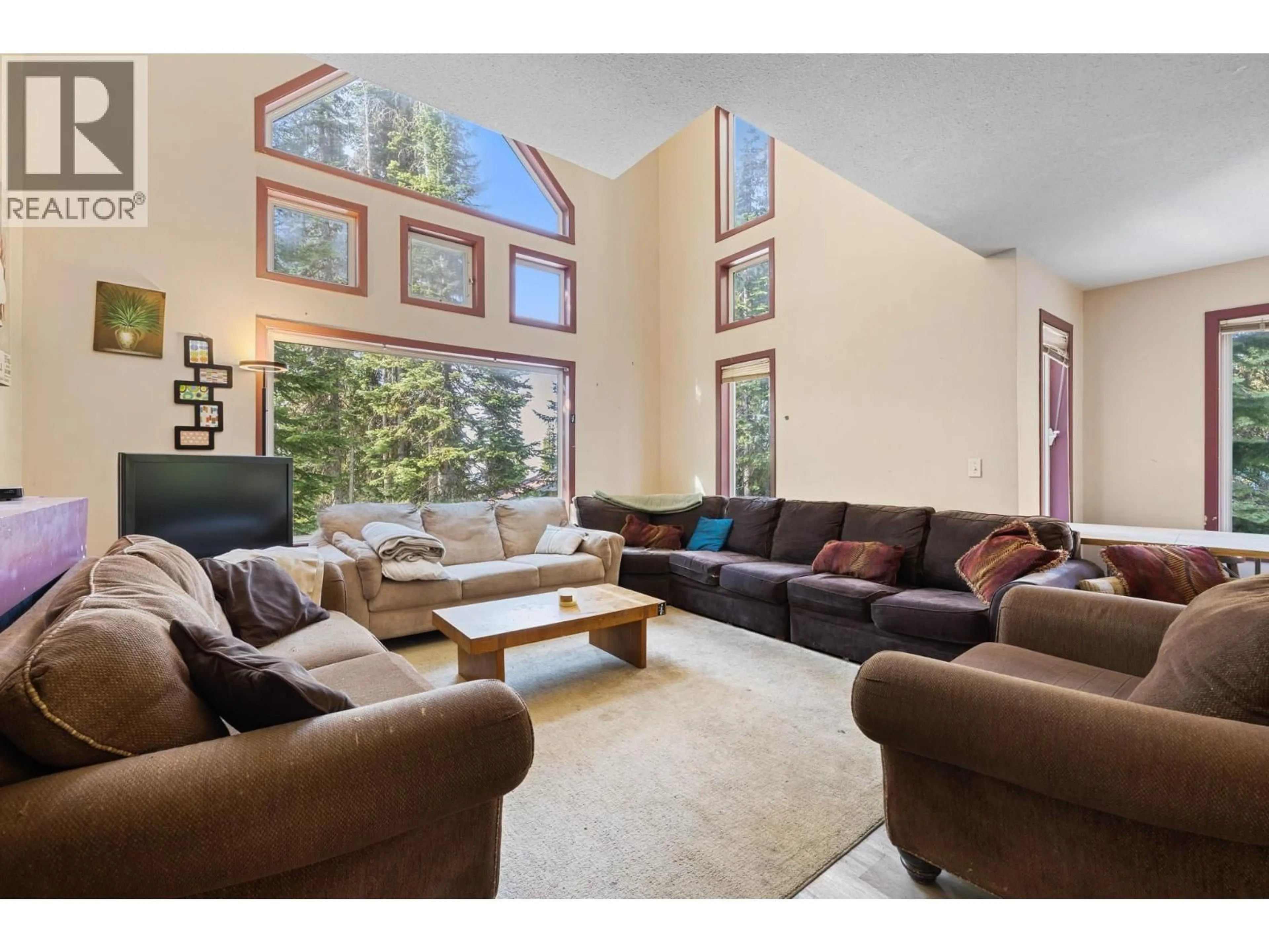 Living room with furniture, unknown for 3 - 7475 PORCUPINE ROAD, Big White British Columbia V1P1P3