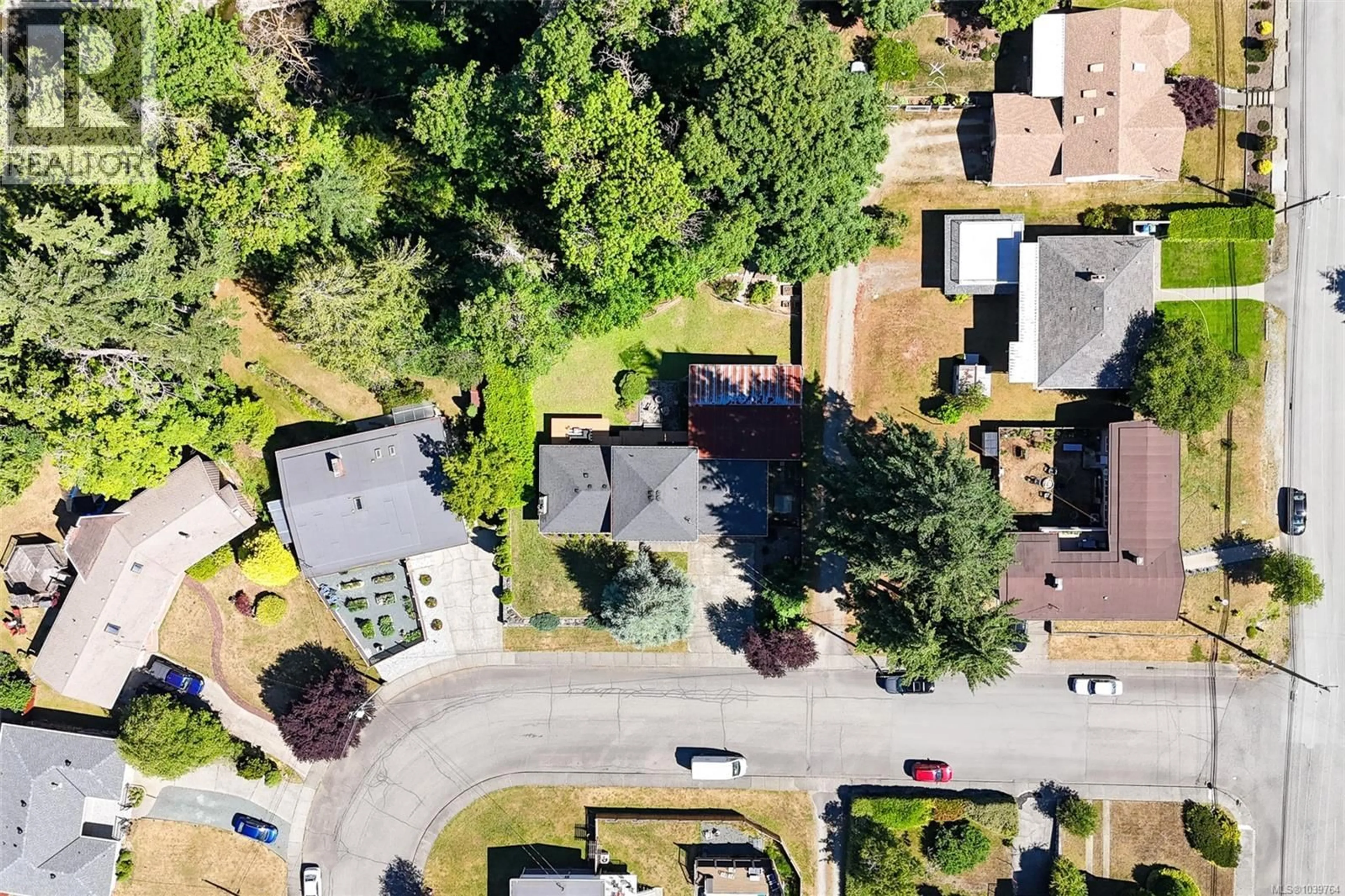 A pic from outside/outdoor area/front of a property/back of a property/a pic from drone, street for 4313 ALDERWOOD DRIVE, Port Alberni British Columbia V9Y4B5