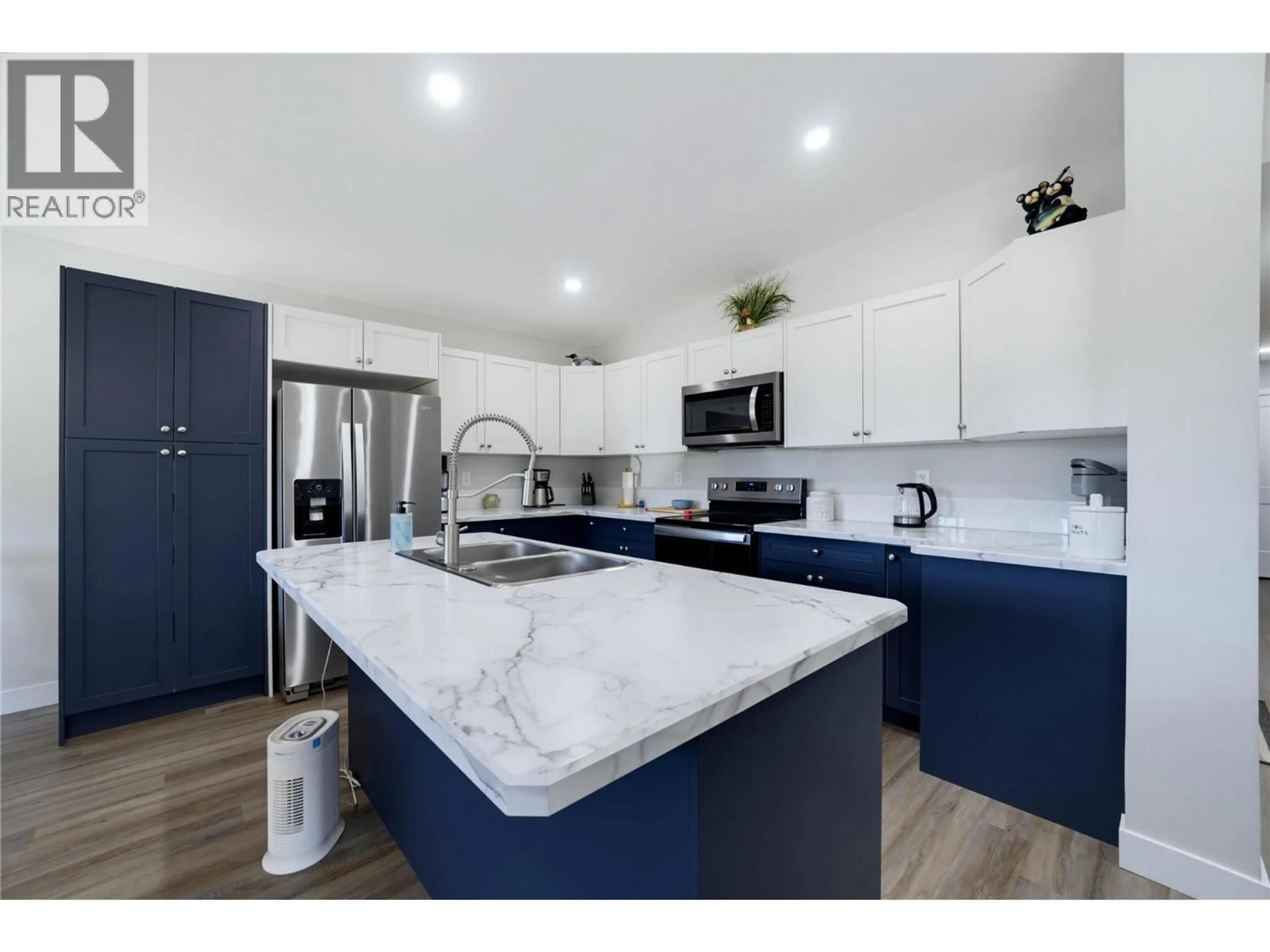 Open concept kitchen, ceramic/tile floor for 734 ELDERBERRY WALK, Sicamous British Columbia V0E2V0