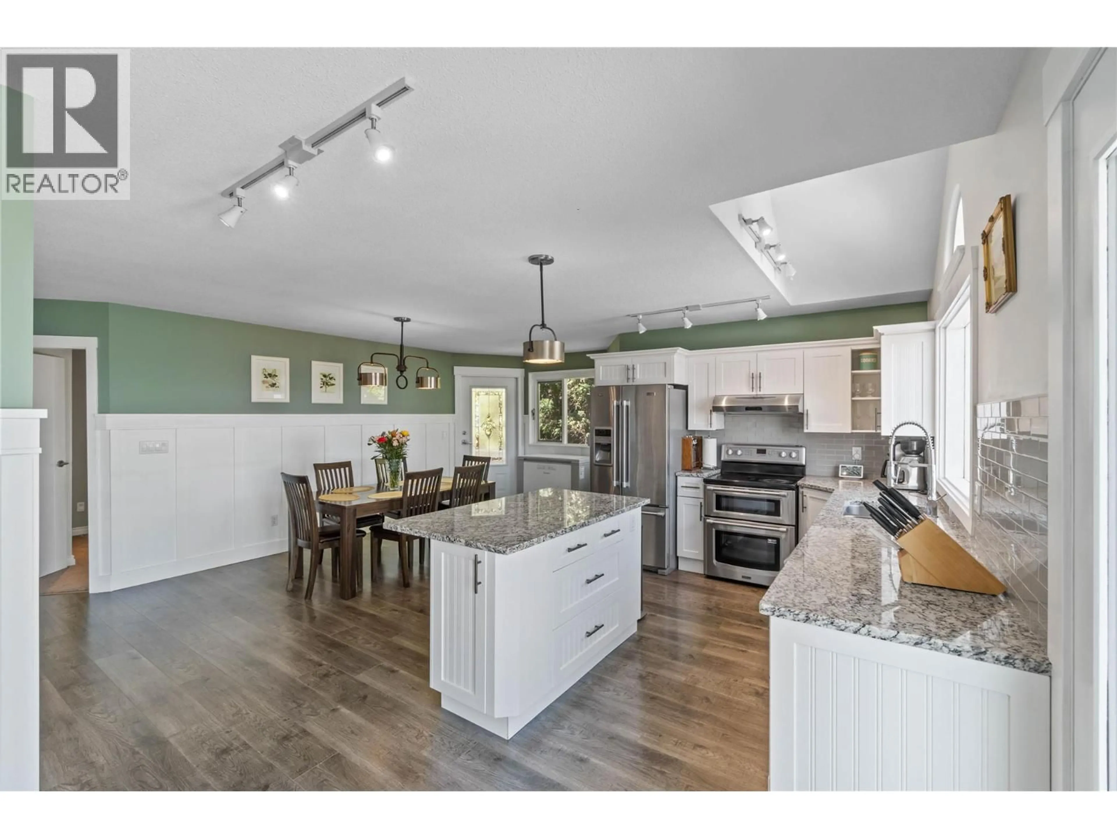 Open concept kitchen, unknown for 961 GREYSTONE CRESCENT, Kamloops British Columbia V1S1K7