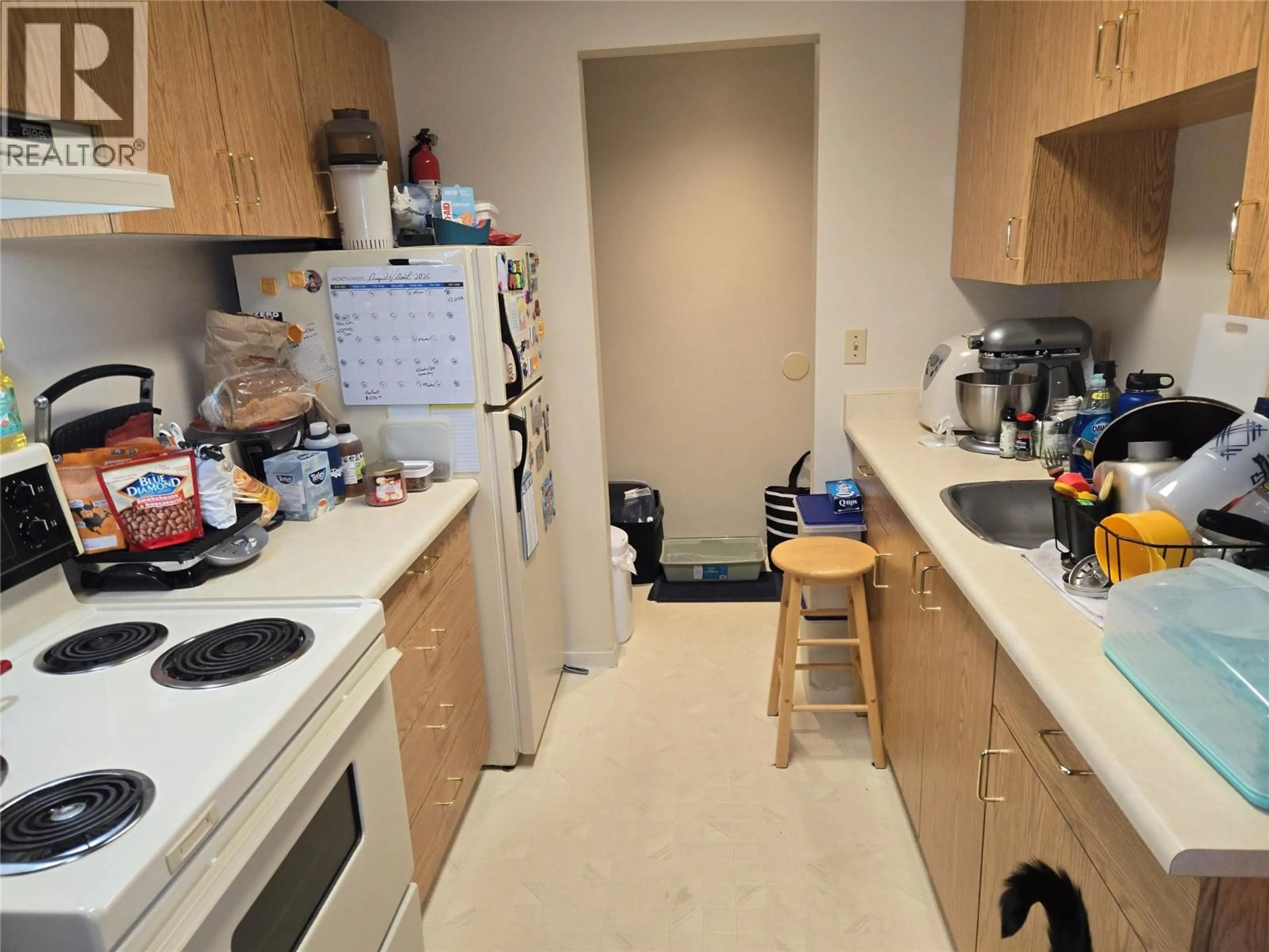 Standard kitchen, unknown for 101 - 1410 PENTICTON AVENUE, Penticton British Columbia V2A2N5