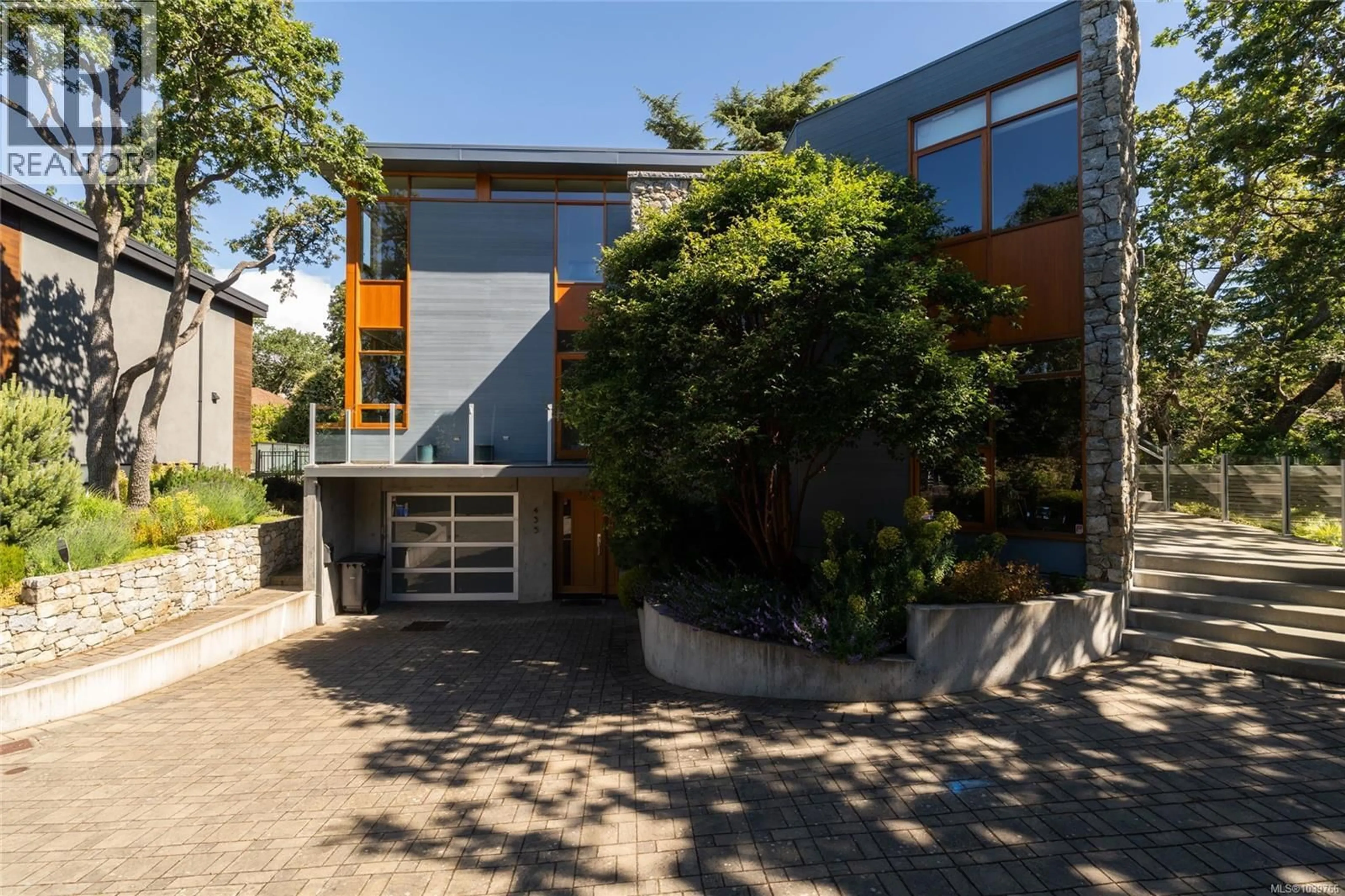 Unknown for 435 CHADWICK PLACE, Victoria British Columbia V8S1H4
