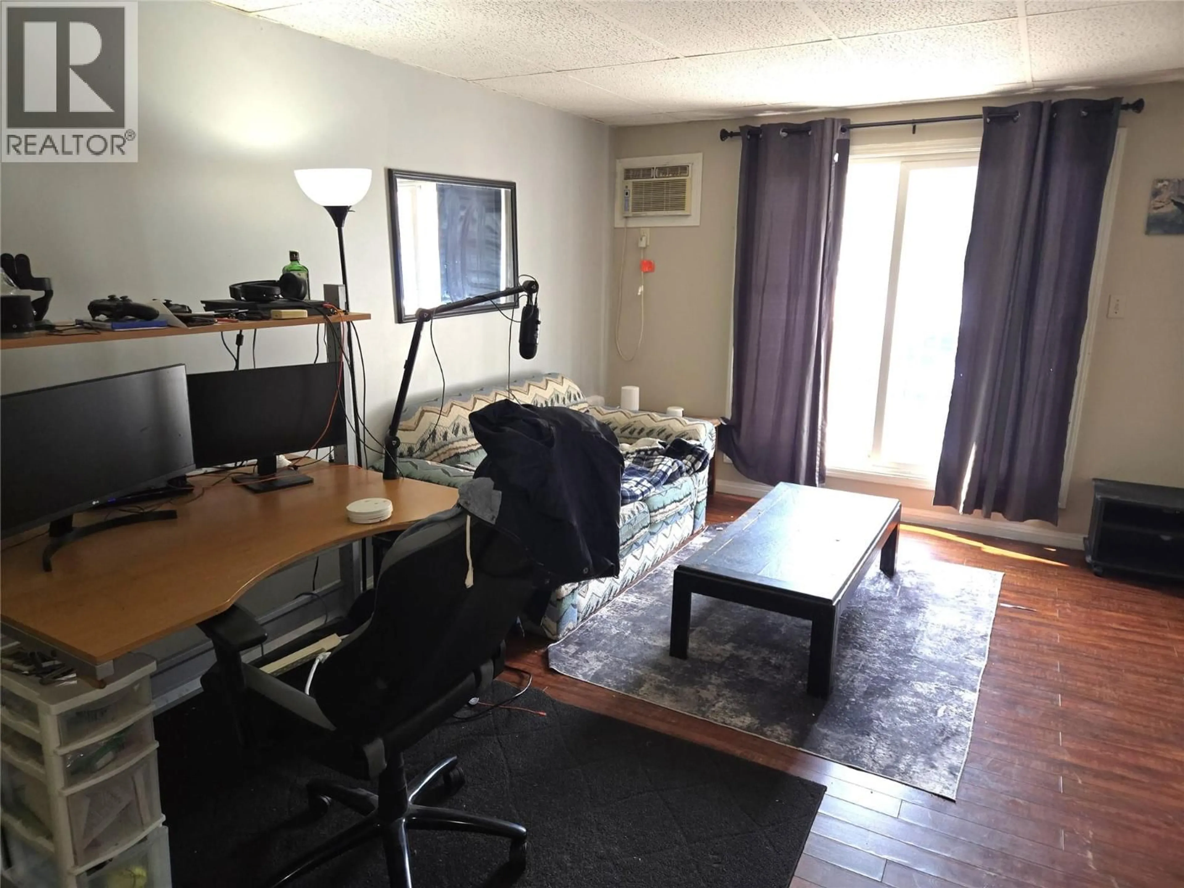 A pic of a room for 208 - 1410 PENTICTON AVENUE, Penticton British Columbia V2A2N5