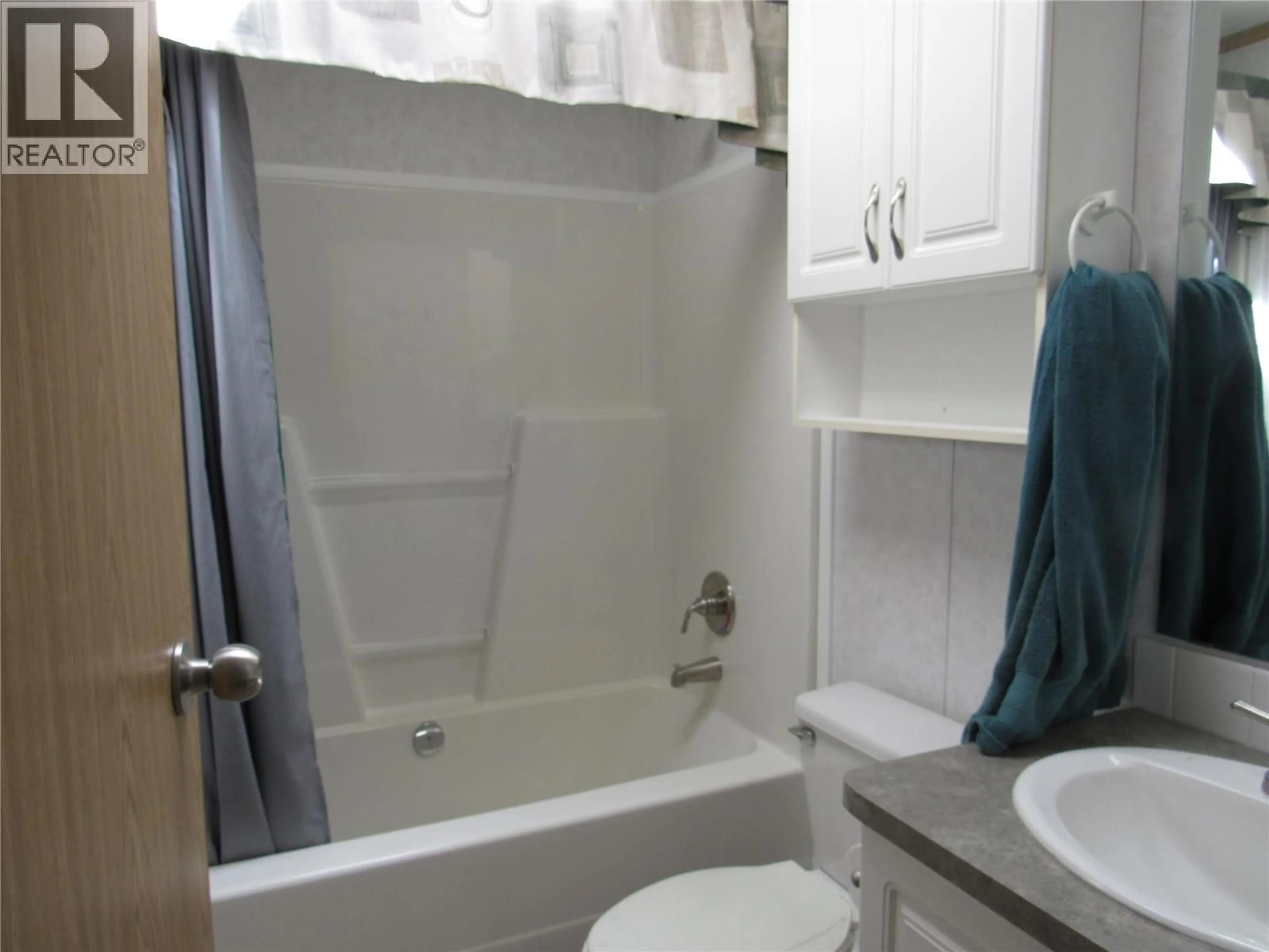 Standard bathroom, unknown for 107 - 500 16TH AVENUE, Genelle British Columbia V0G1G0