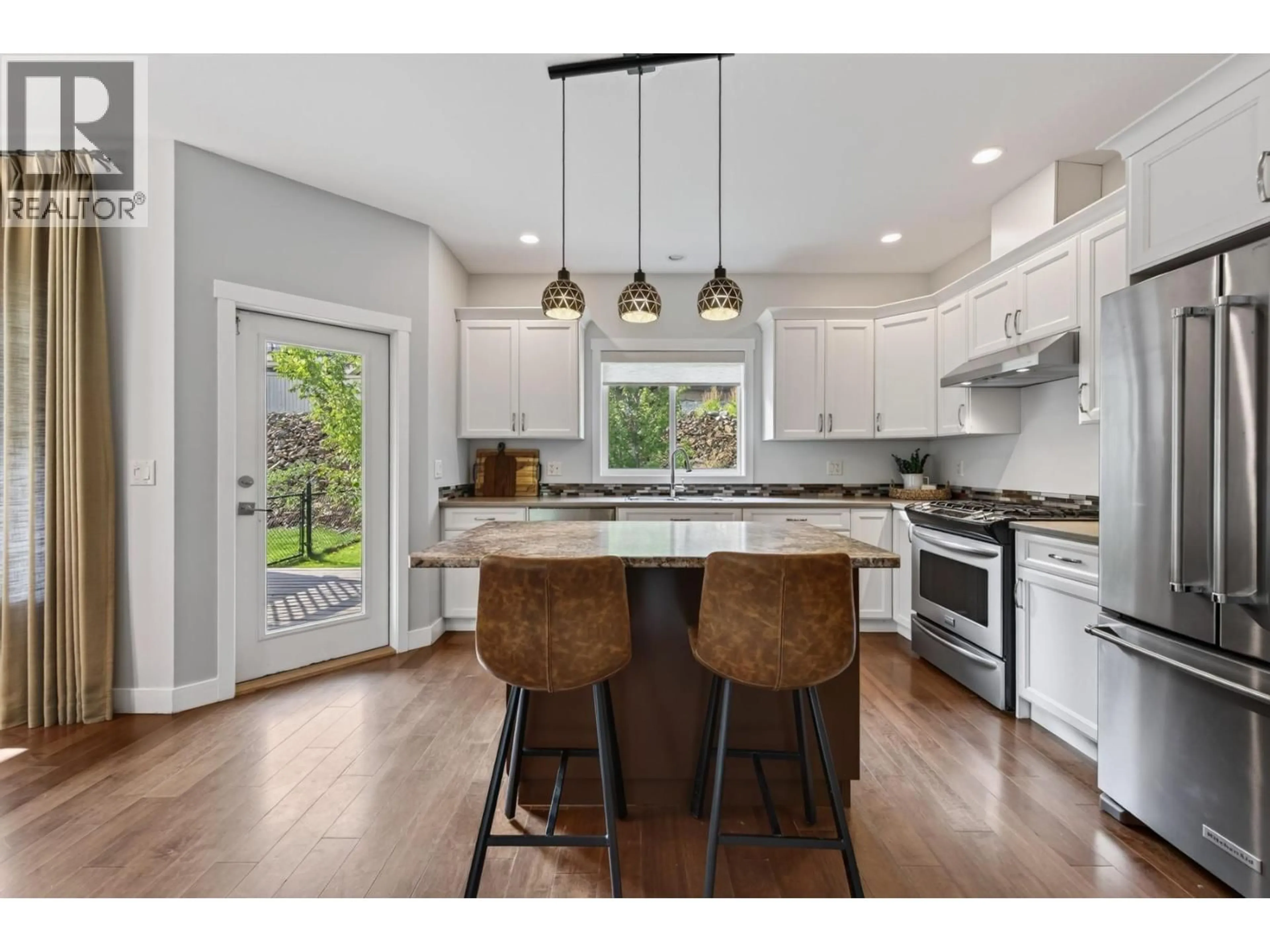 Open concept kitchen, unknown for 142 - 1939 COLDWATER DRIVE, Kamloops British Columbia V2E0B3