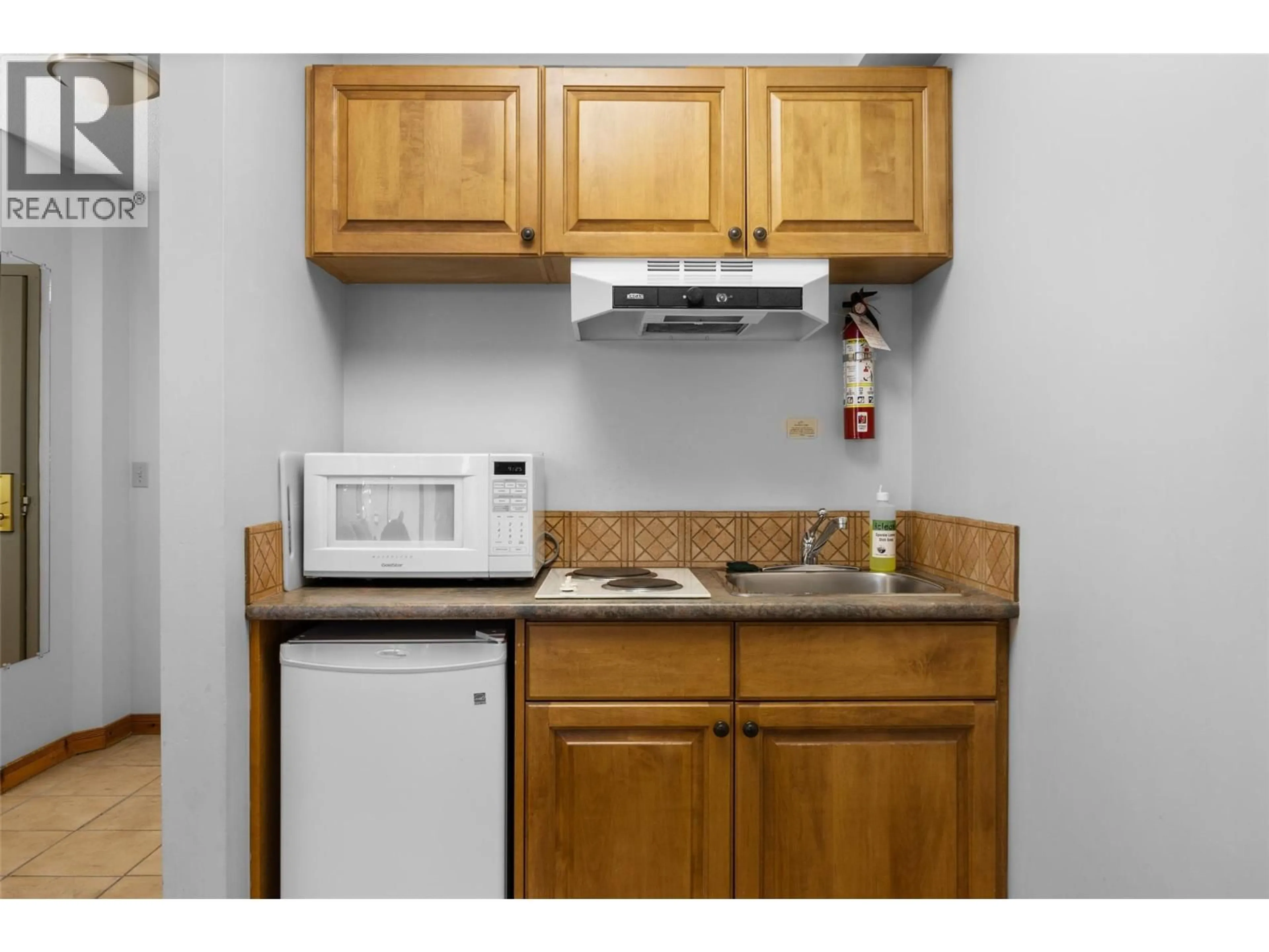 Standard kitchen, unknown for 307 - 3160 CREEKSIDE WAY, Sun Peaks British Columbia V0E5N0