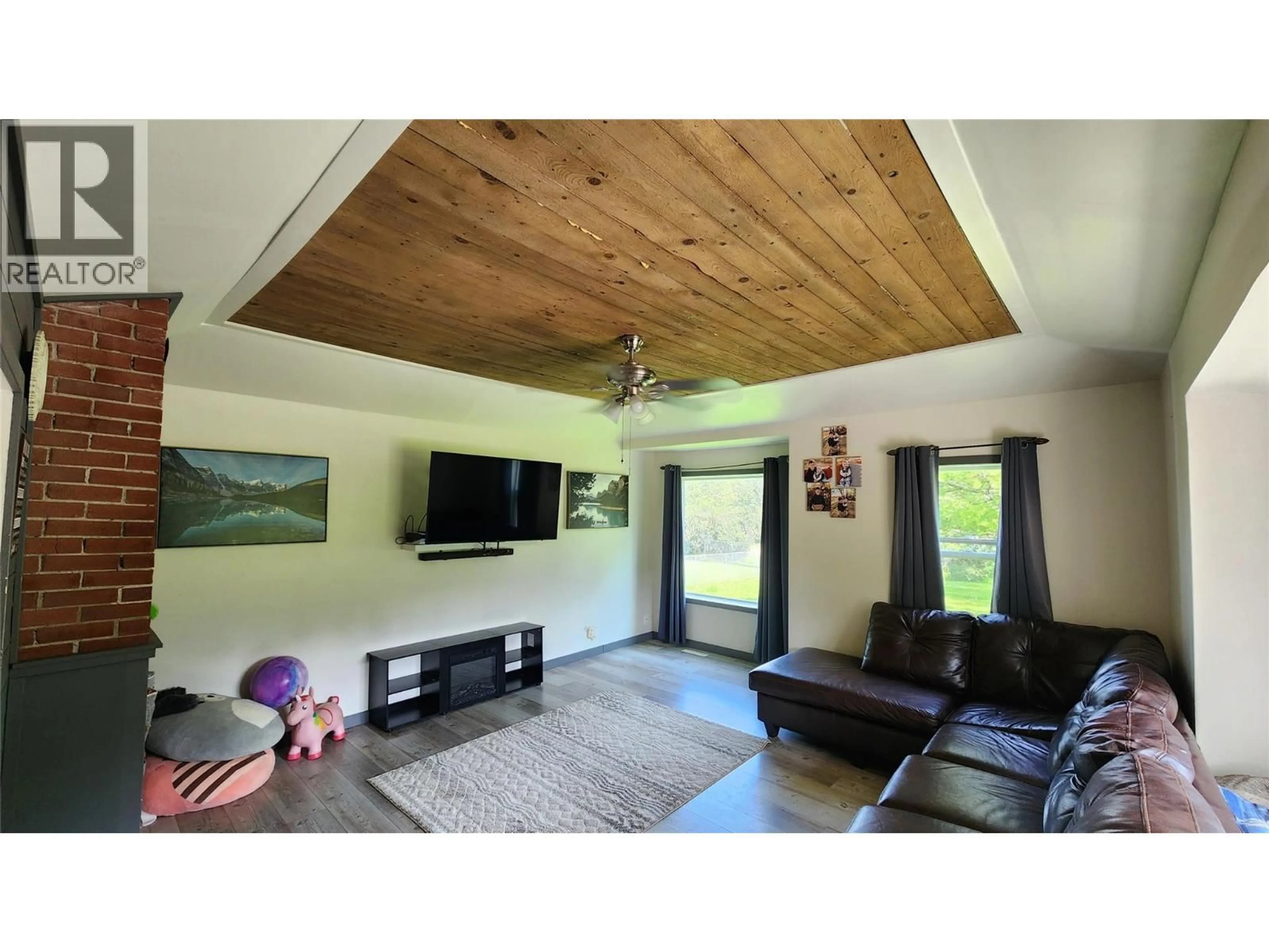 Home theater for 13287 LINKLATER LANE, Pouce Coupe British Columbia V0C2C0