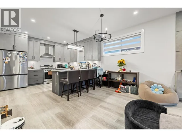 2 - 830 GLENWOOD AVENUE, Kelowna 3