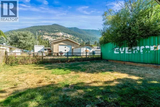 5722 97 HIGHWAY NORTH, Falkland 3