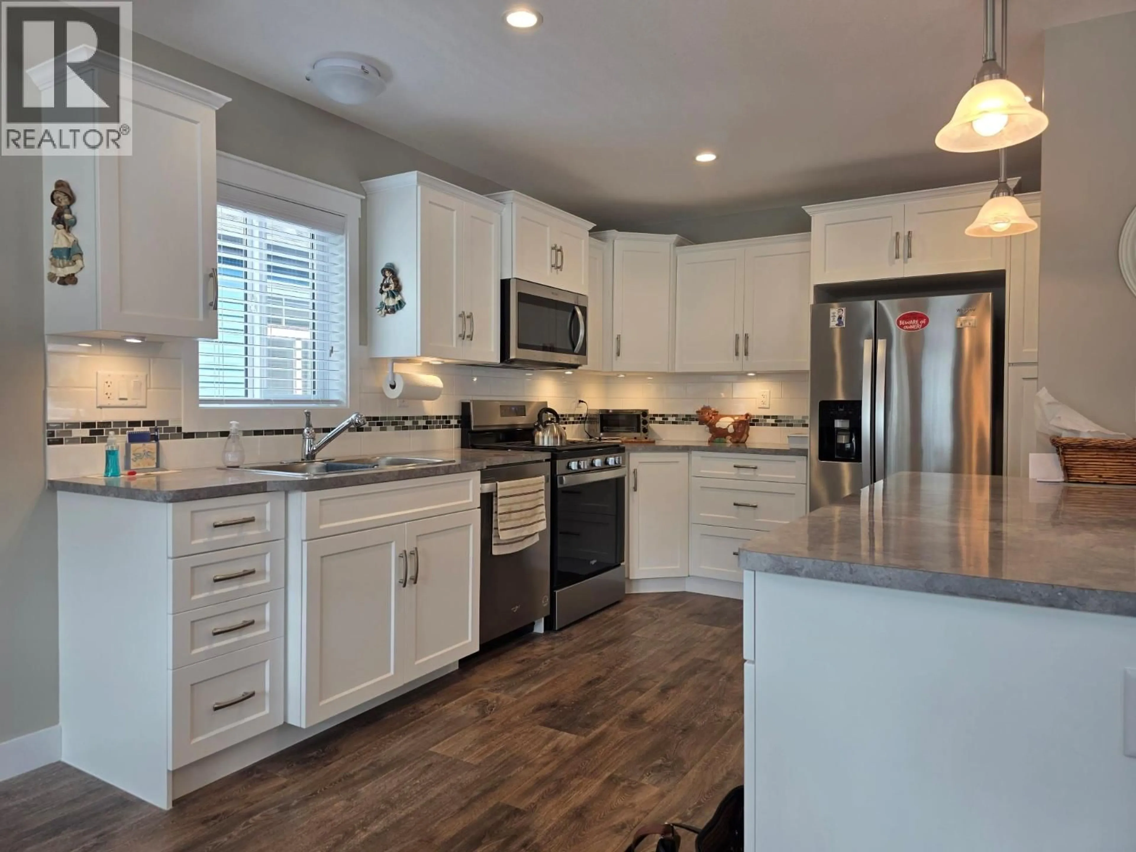 Open concept kitchen, ceramic/tile floor for 29 - 1500 NEIMI ROAD, Christina Lake British Columbia V0H1E0