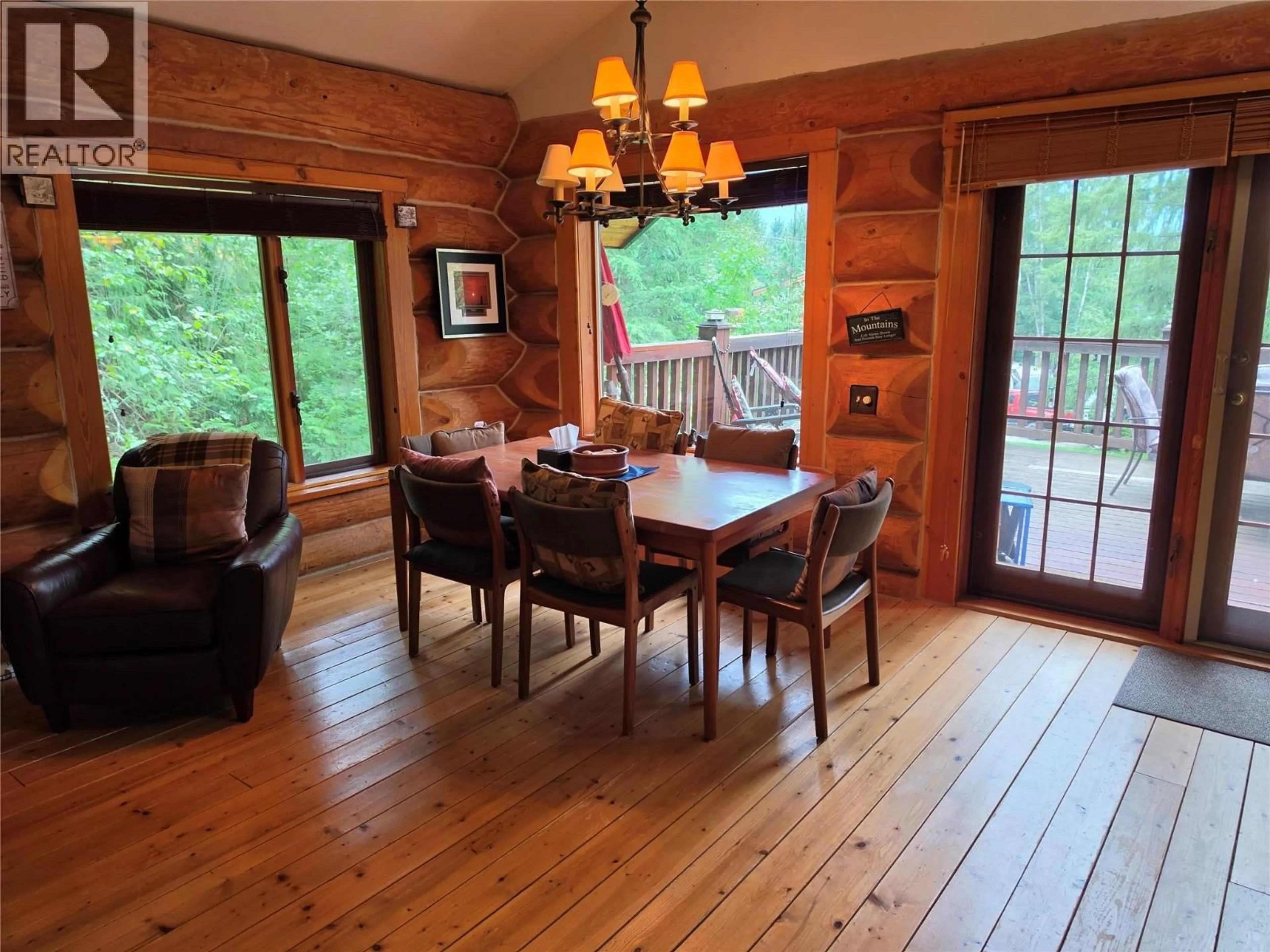 Dining room, wood/laminate floor for 13579 MOUNTAIN SHORES ROAD, Boswell British Columbia V0B1A4