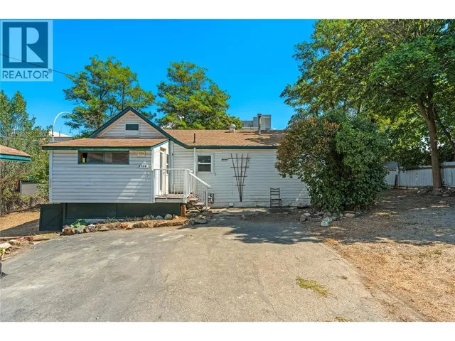 2100 32ND STREET, Vernon 4