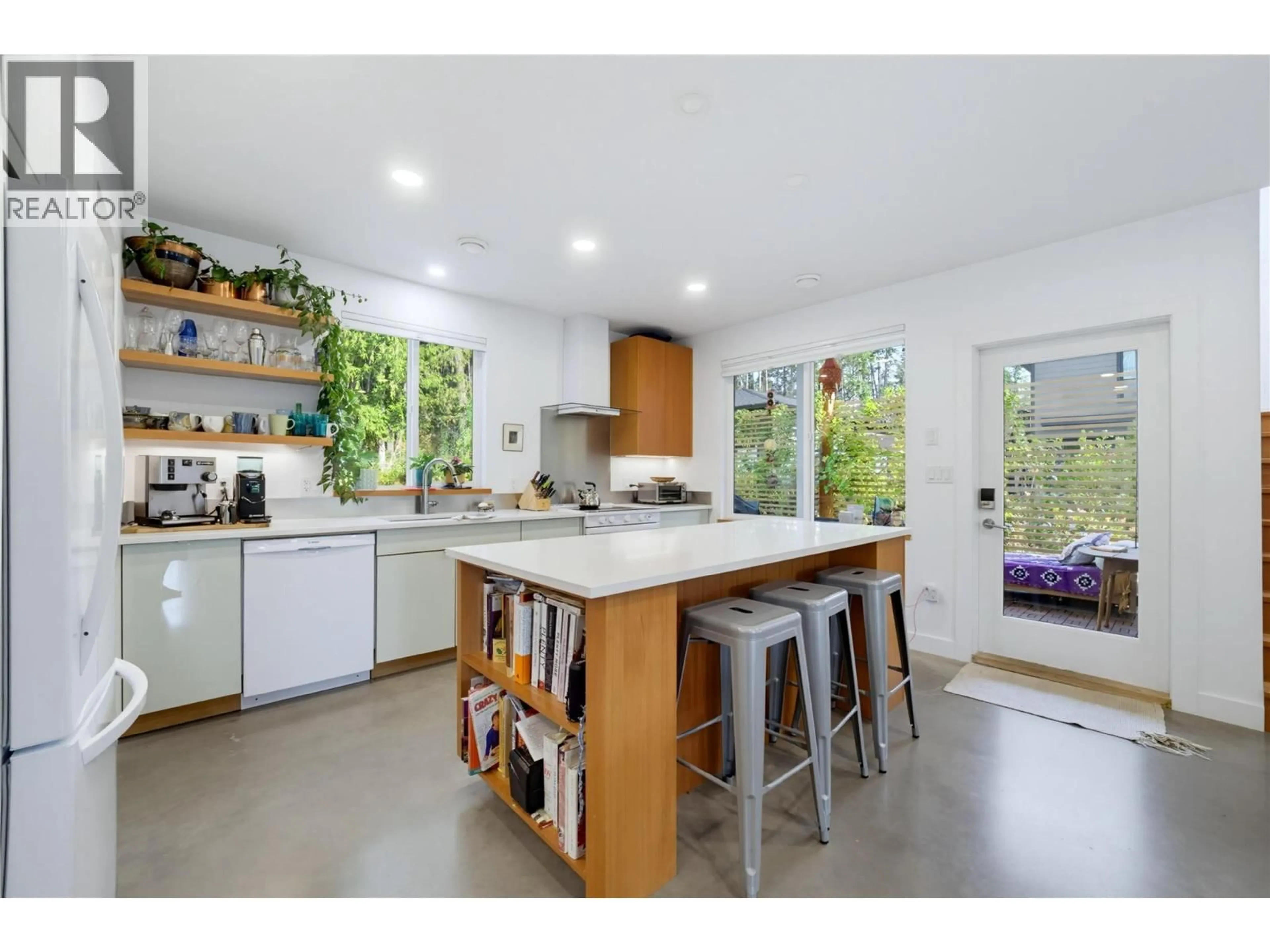 Open concept kitchen, unknown for 11 - 3820 20 STREET NORTHEAST, Salmon Arm British Columbia V1E0G7