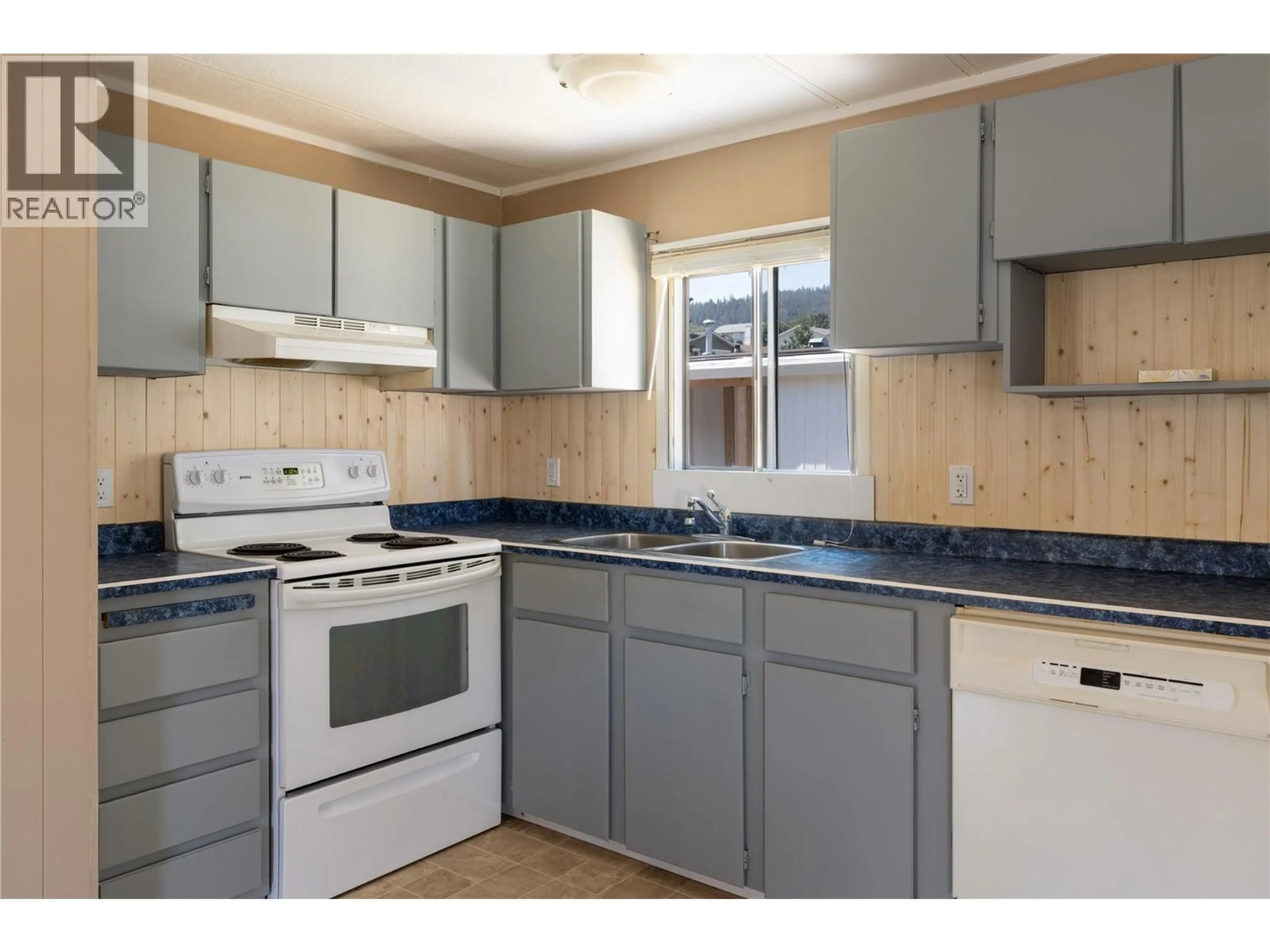 Standard kitchen, unknown for 39 - 6902 OKANAGAN LANDING ROAD, Vernon British Columbia V1H1X4