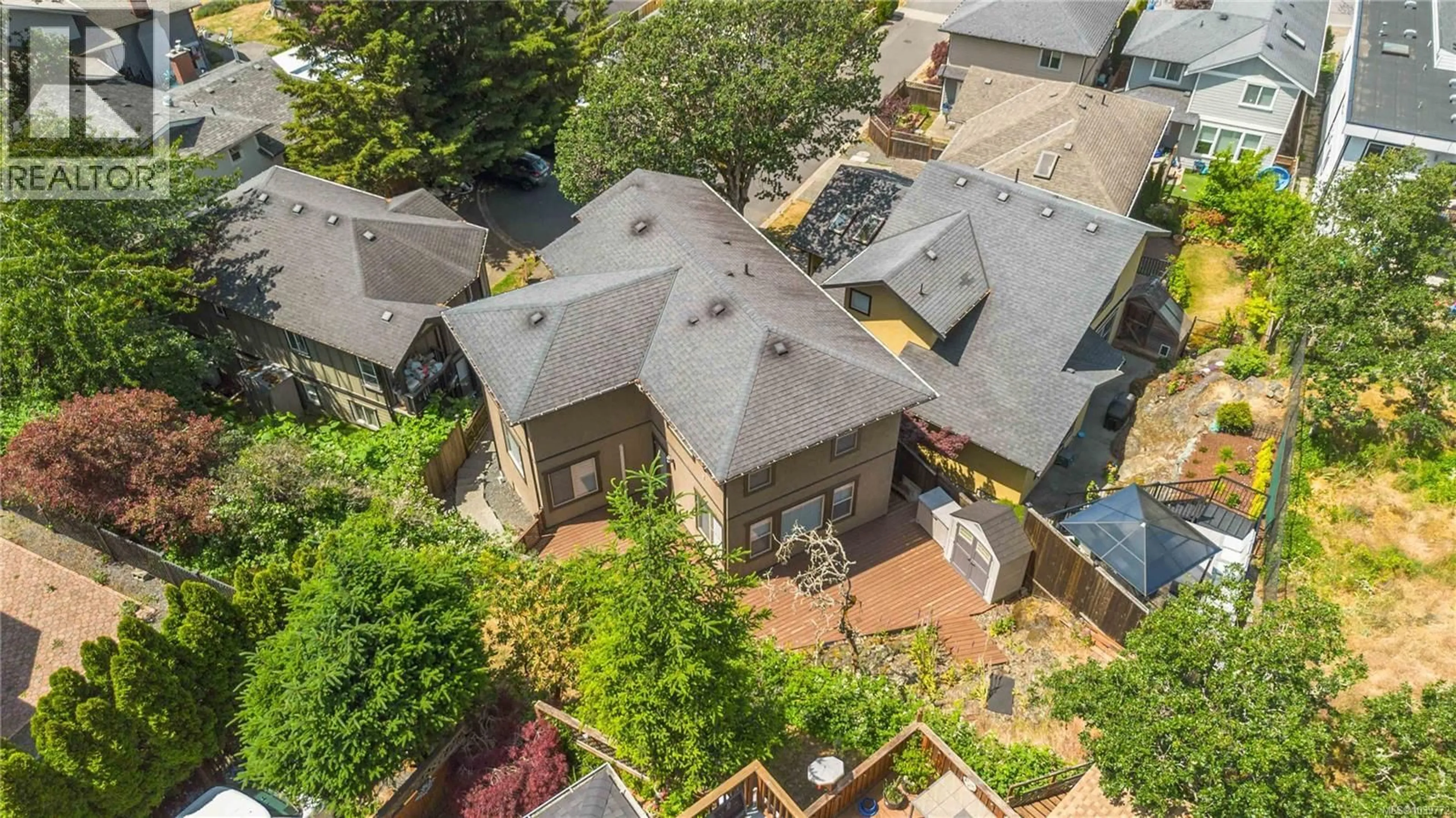 A pic from outside/outdoor area/front of a property/back of a property/a pic from drone, unknown for 585 ATTICUS COURT, Langford British Columbia V9B0C8