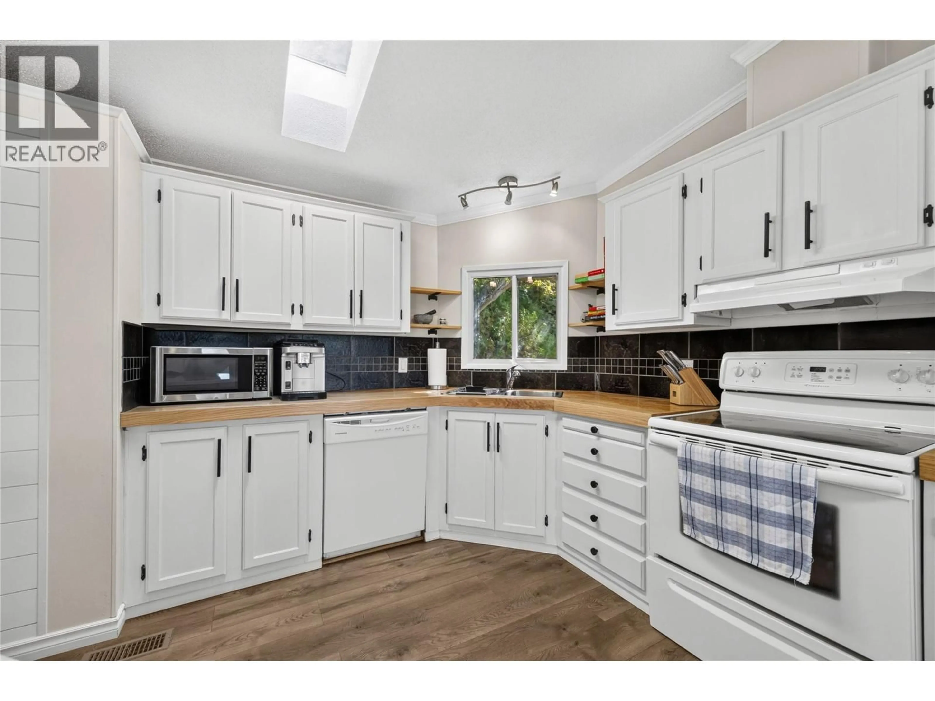 Standard kitchen, unknown for 3115 JUNIPER DRIVE, Naramata British Columbia V0H1N1