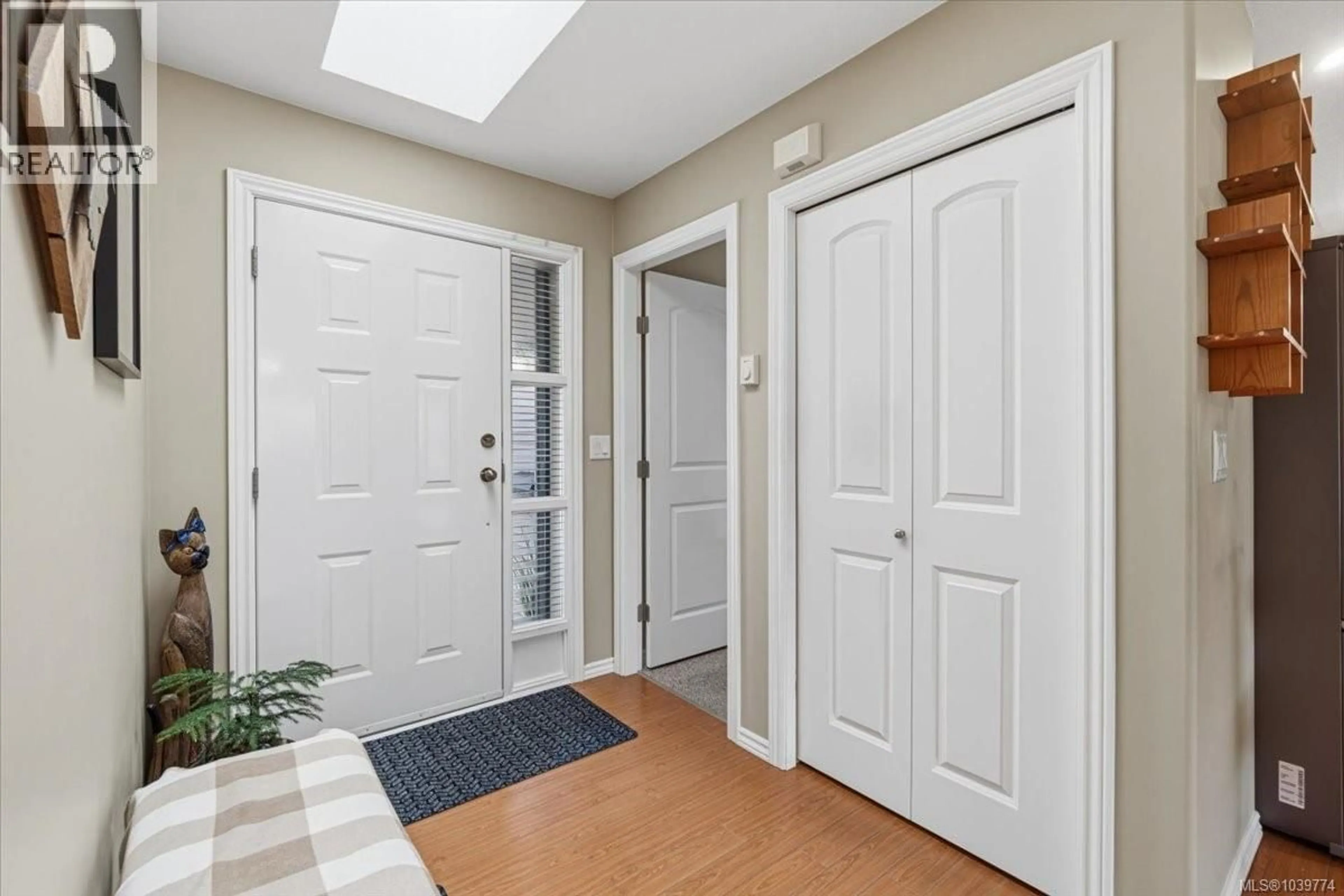 Indoor entryway for 1612 BLACKSTONE PLACE, Nanaimo British Columbia V9X1Y1