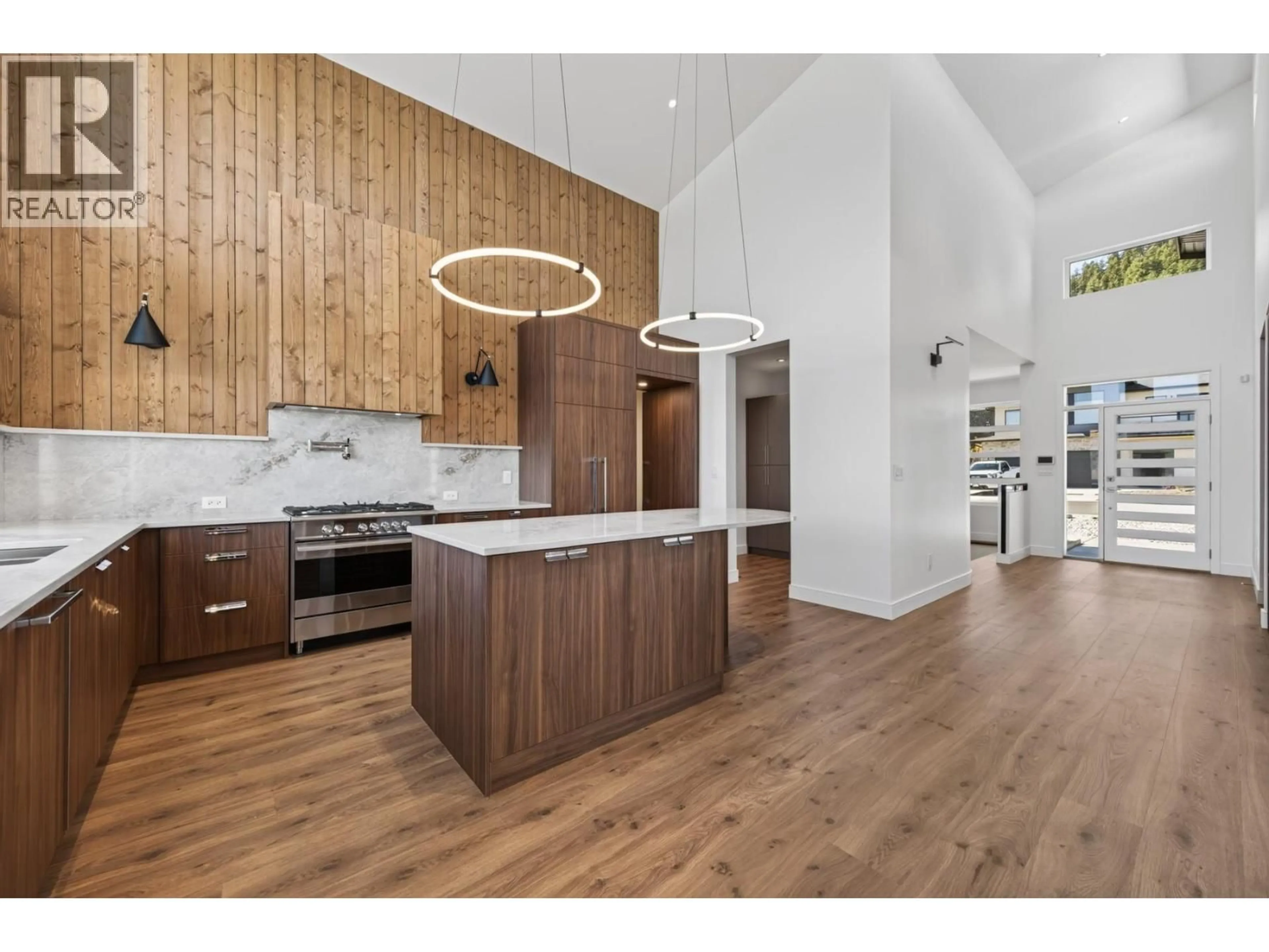 Open concept kitchen, wood/laminate floor for 2257 COLDWATER DRIVE, Kamloops British Columbia V2E0E6
