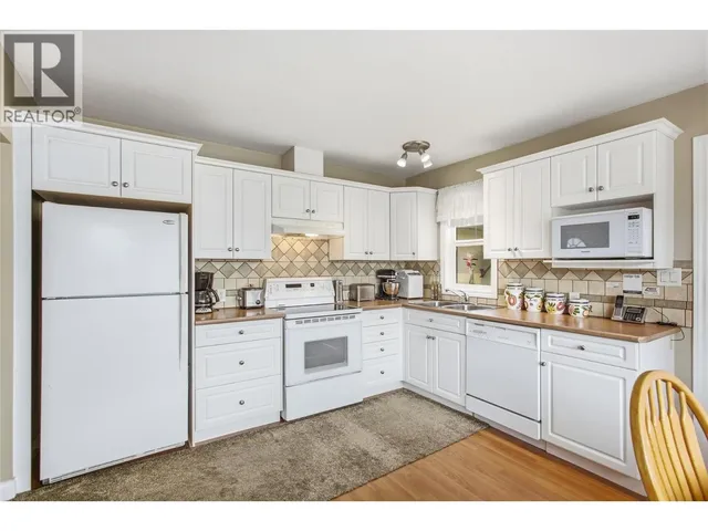 1339 RICHTER STREET, Kelowna 5
